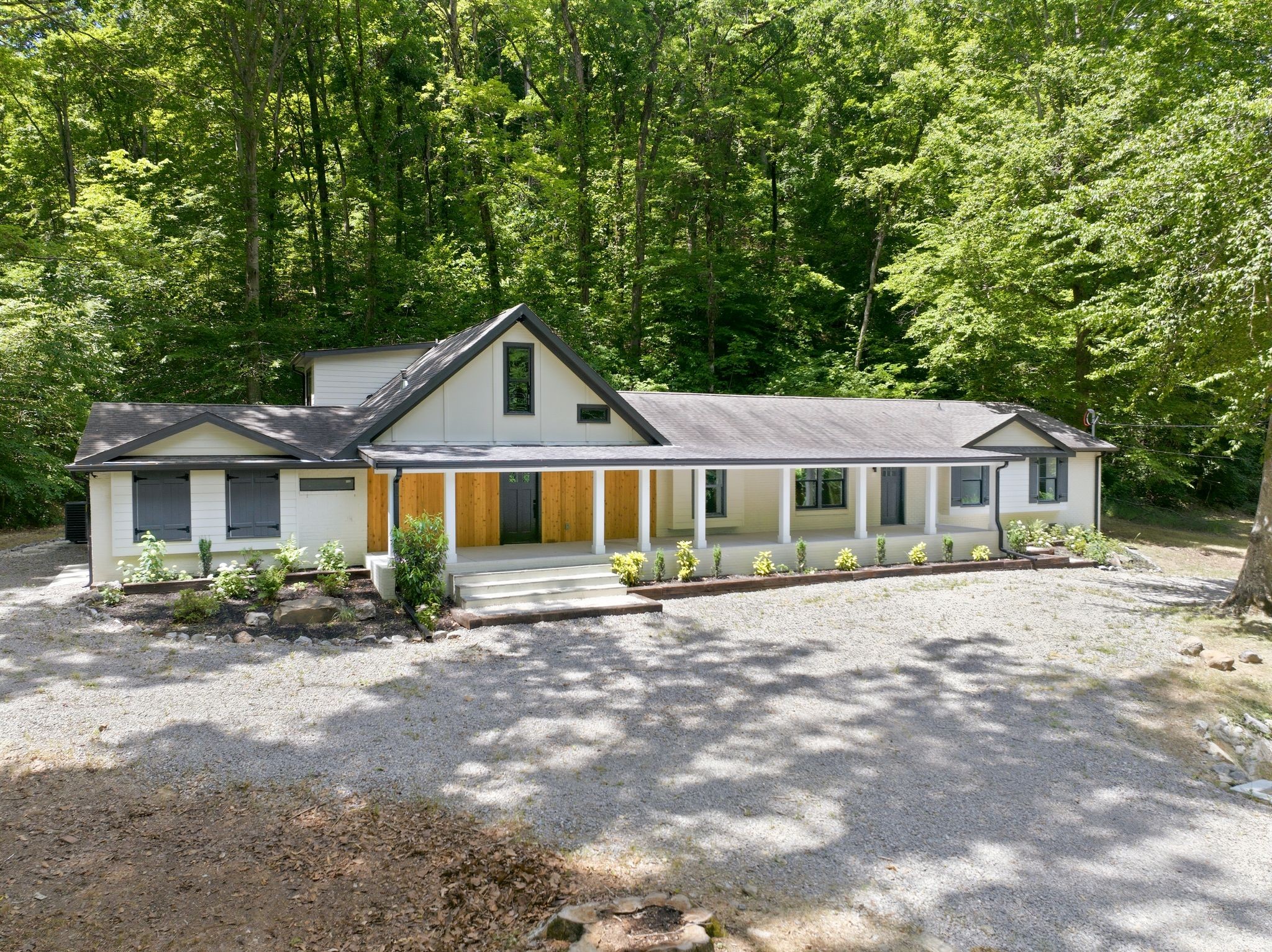 1032 Paint Pony Trl Property Photo 2