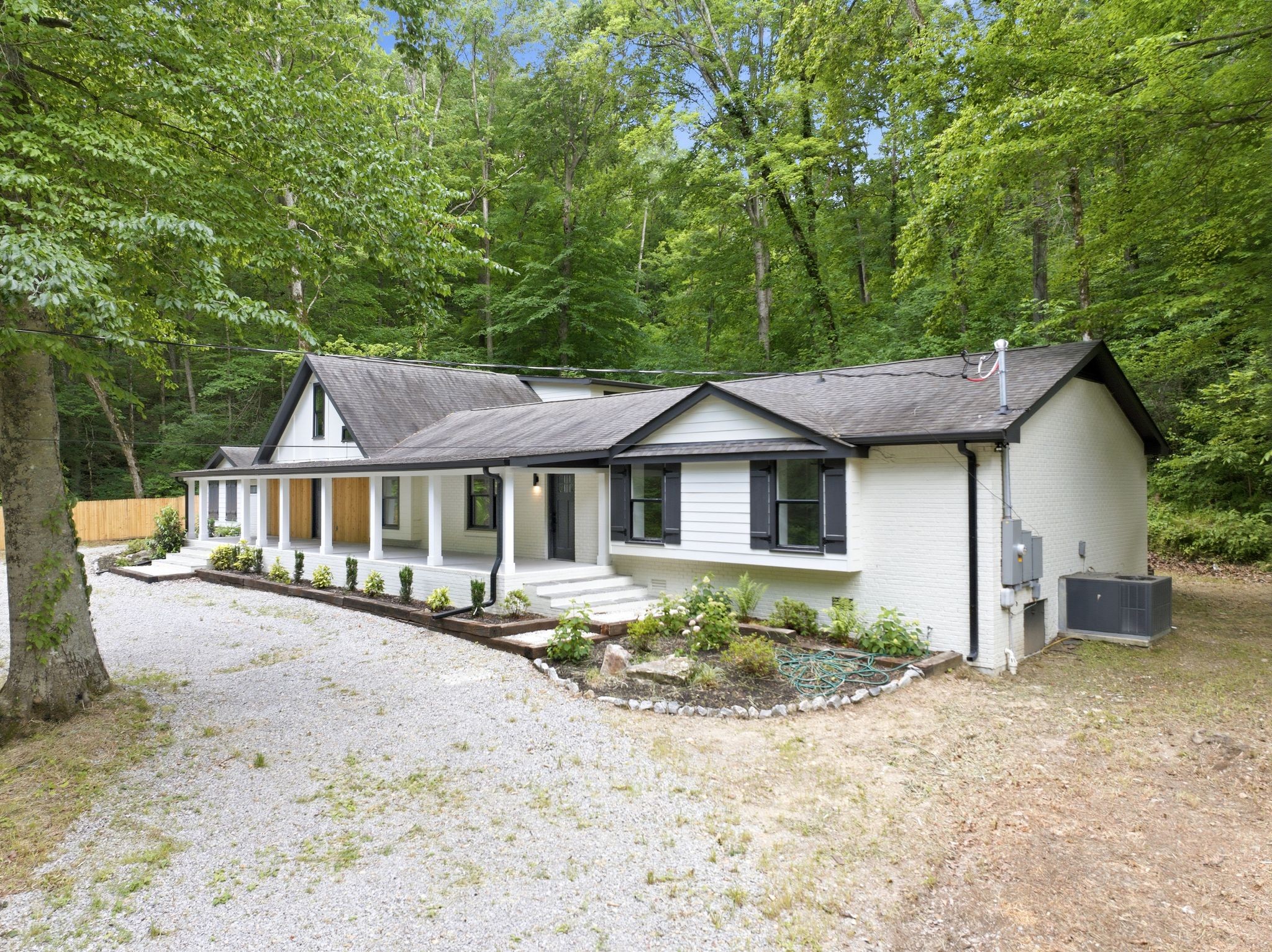 1032 Paint Pony Trl Property Photo 3