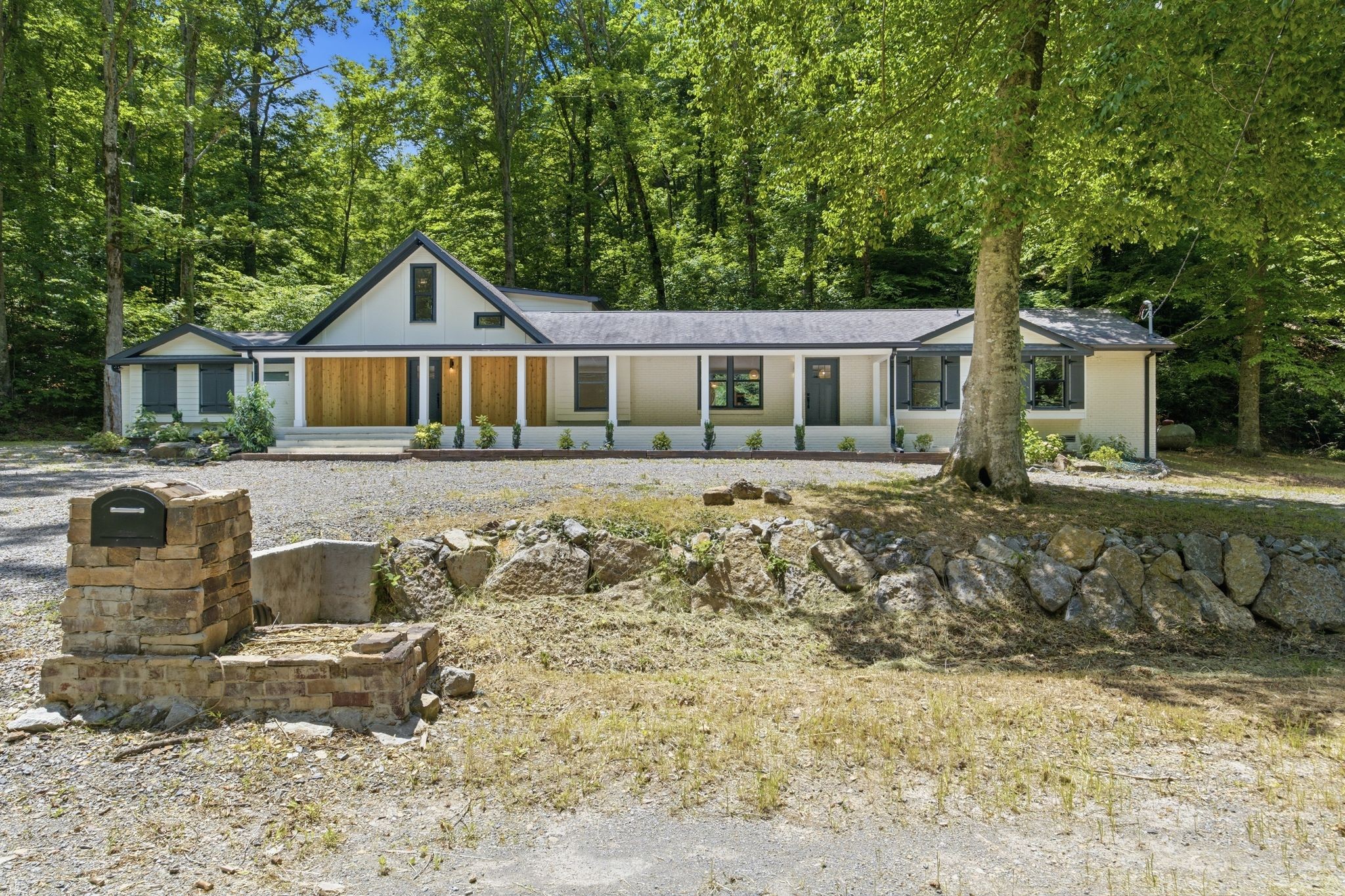 1032 Paint Pony Trl Property Photo 4