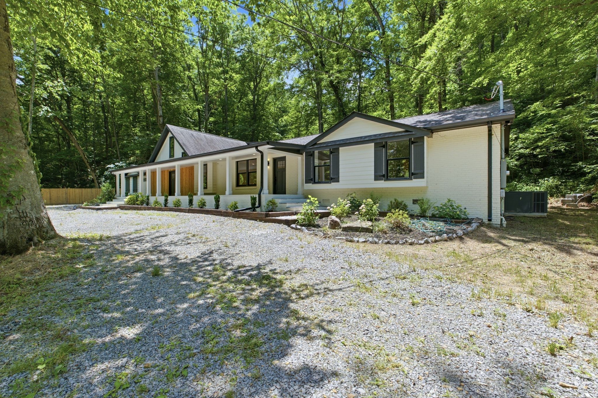 1032 Paint Pony Trl Property Photo 5