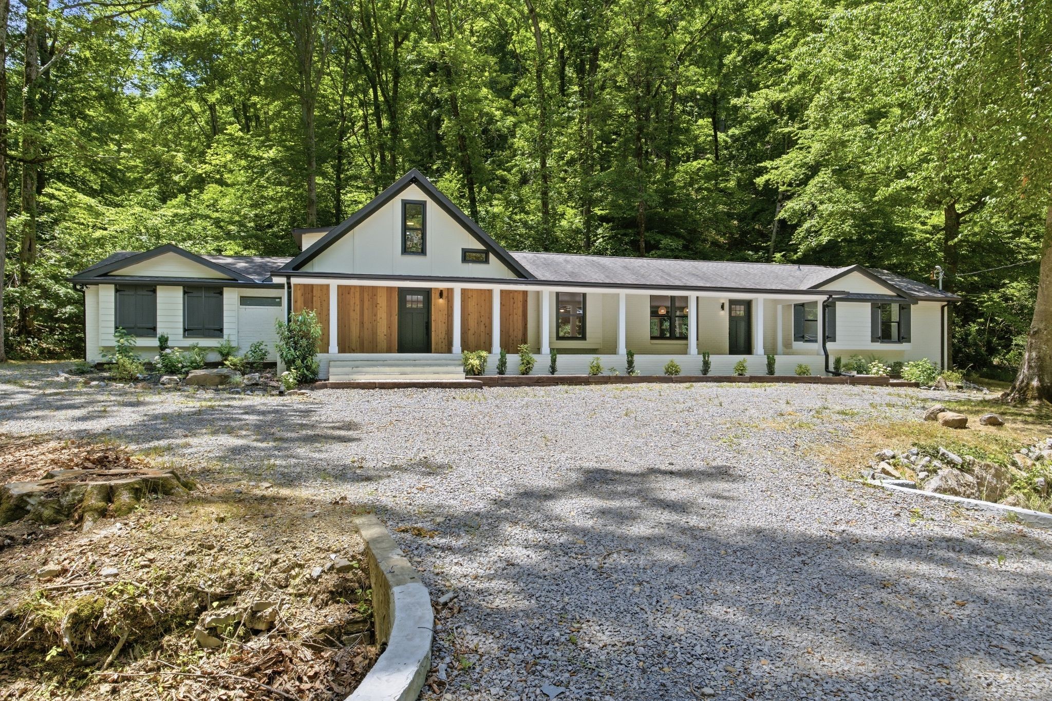 1032 Paint Pony Trl Property Photo 6