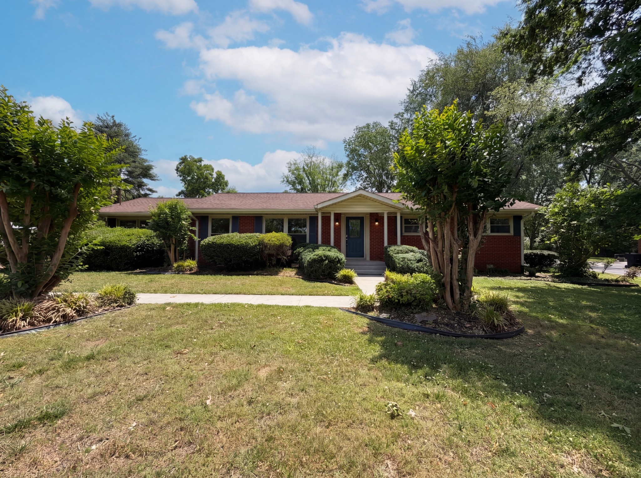 1119 Walton Dr Property Photo 1
