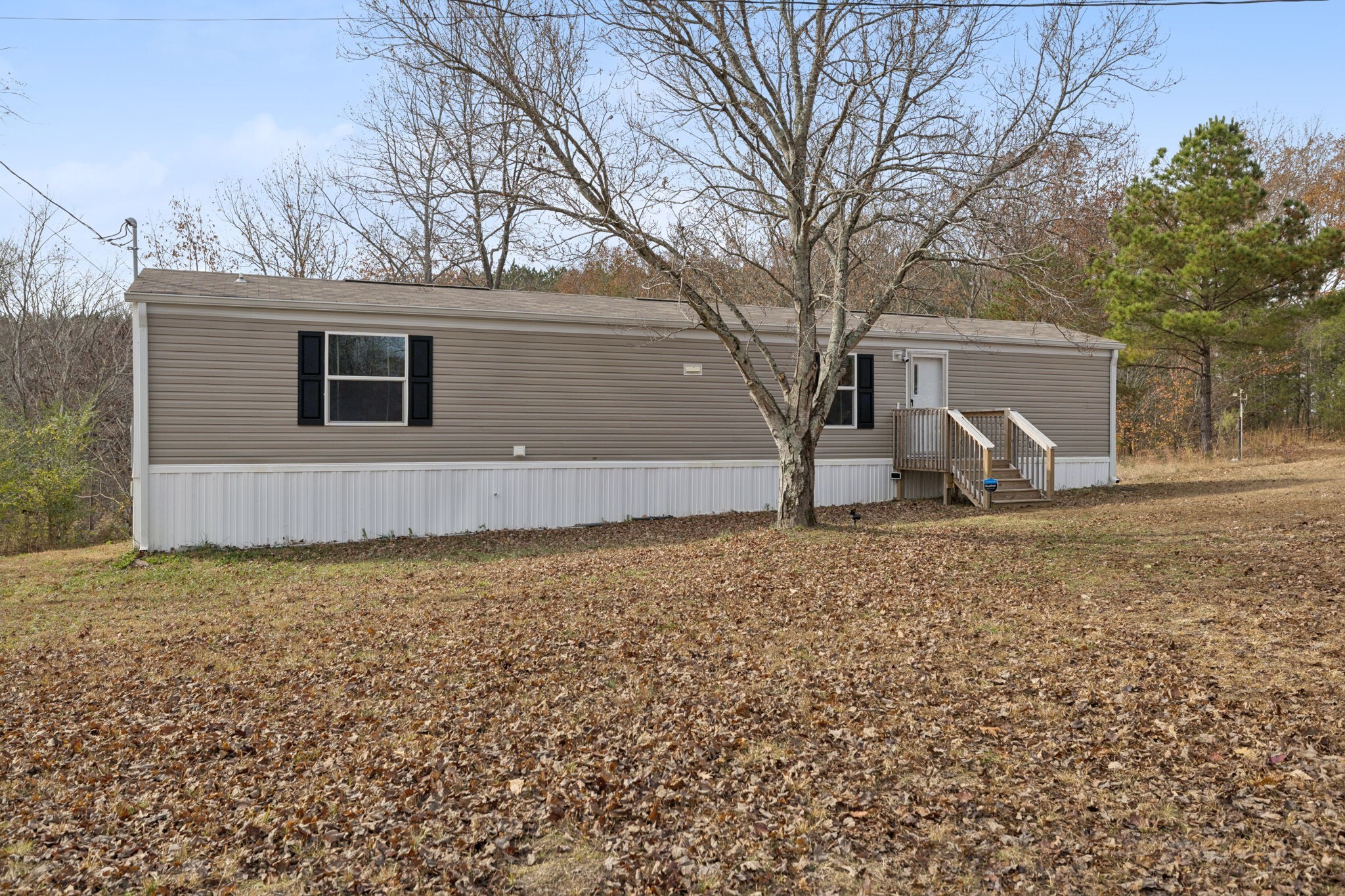 108 Lyell Rd Property Photo 1