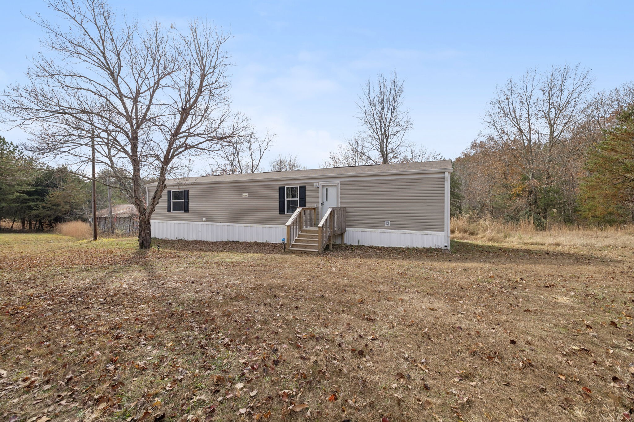 108 Lyell Rd Property Photo 2