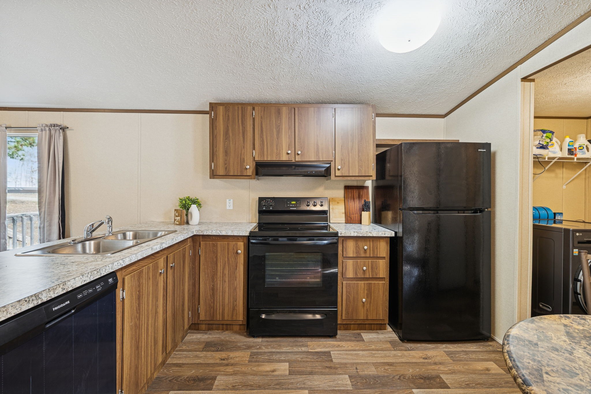 108 Lyell Rd Property Photo 9