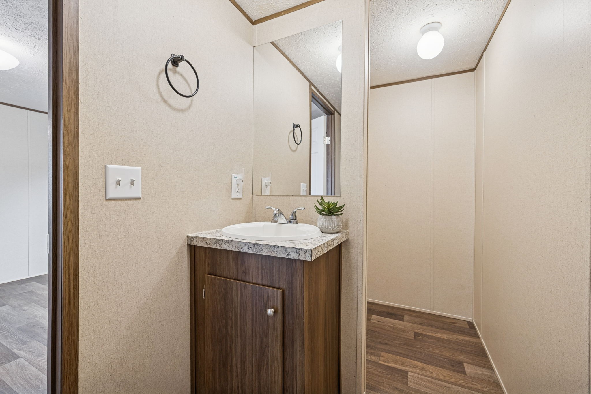 108 Lyell Rd Property Photo 12