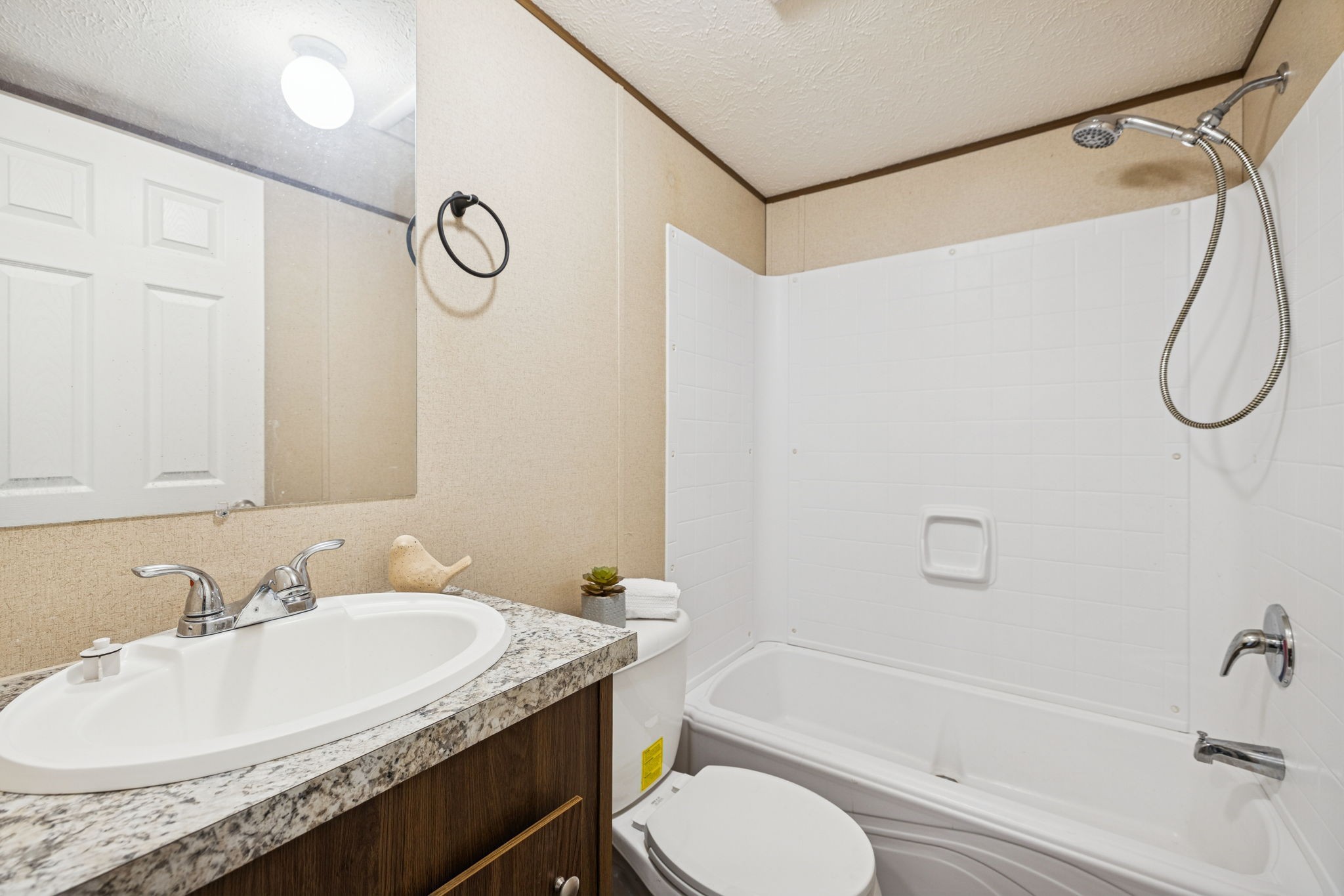 108 Lyell Rd Property Photo 14