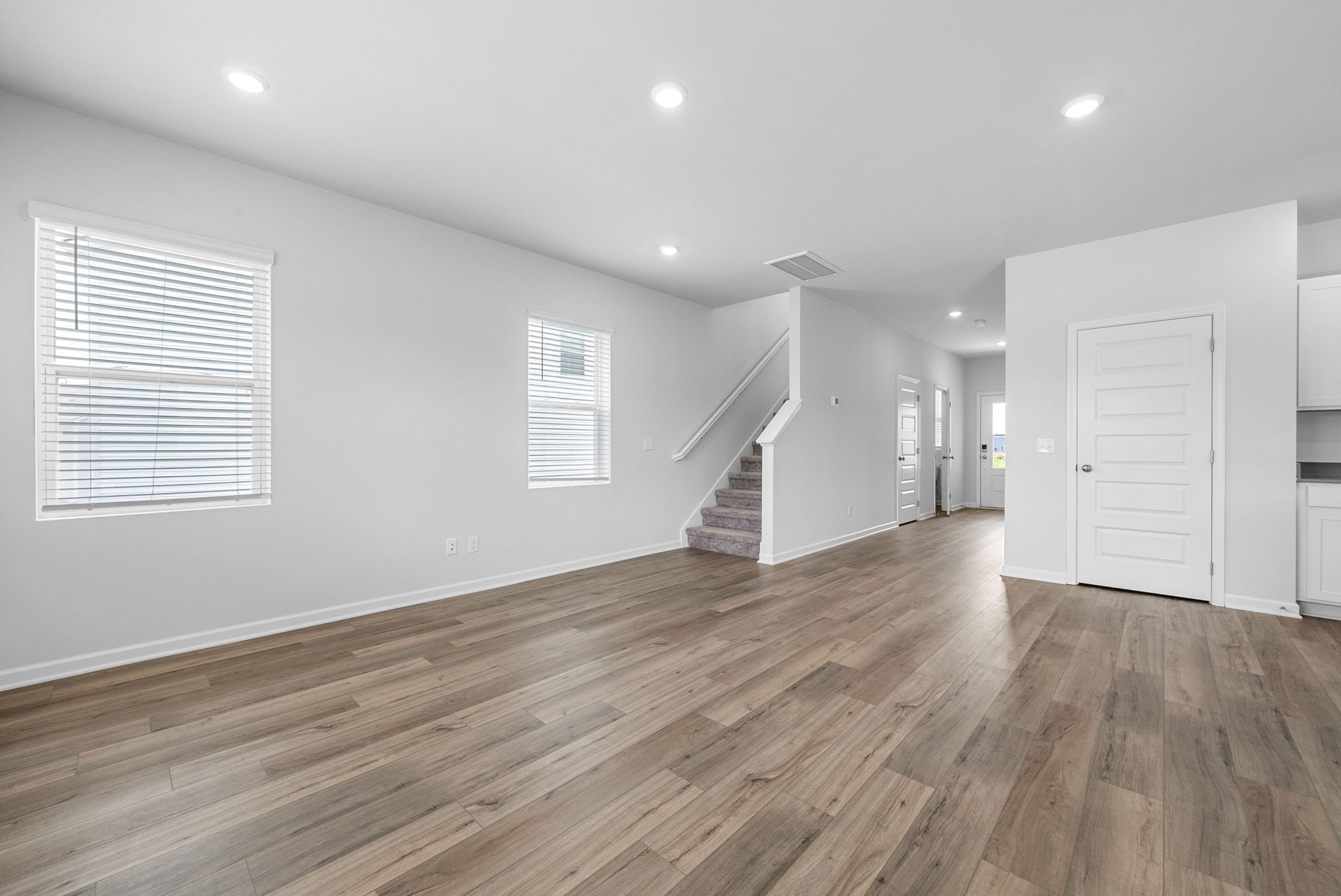 457 Perthshire Loop Property Photo 6