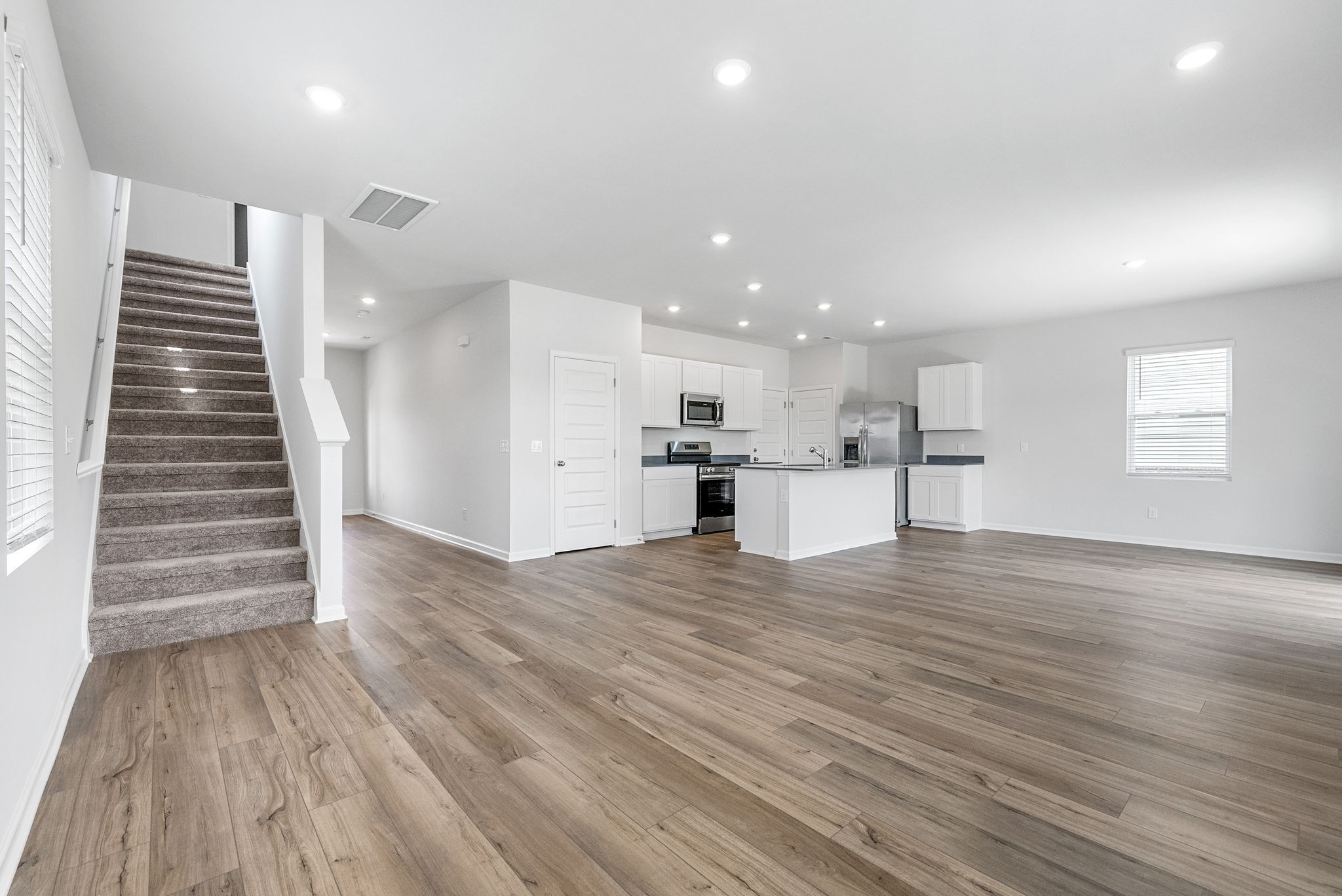 457 Perthshire Loop Property Photo 7