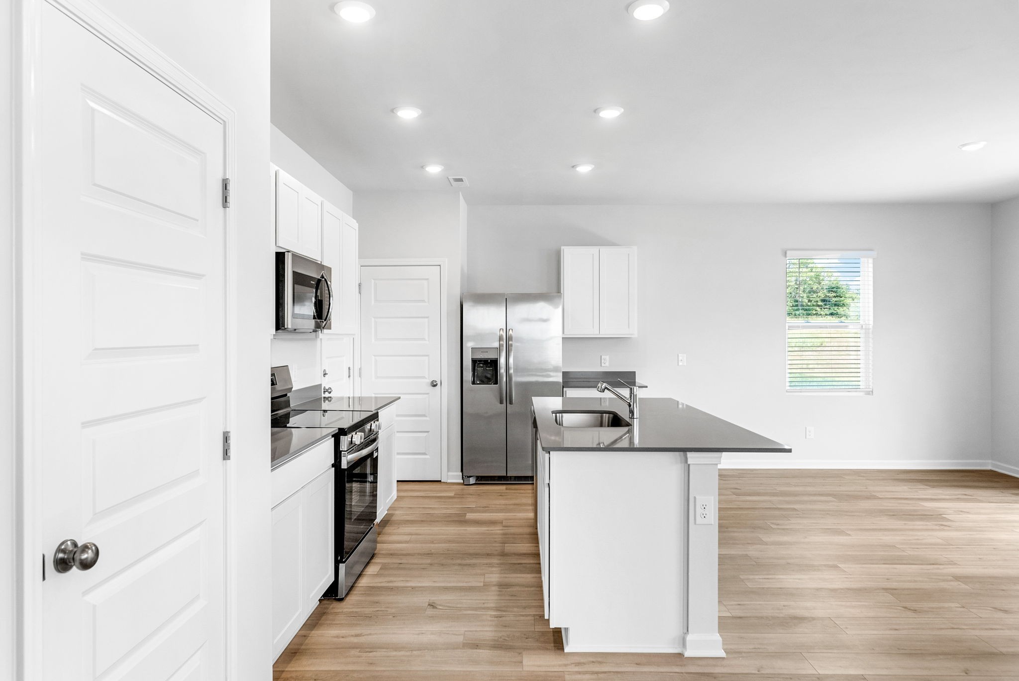 457 Perthshire Loop Property Photo 9