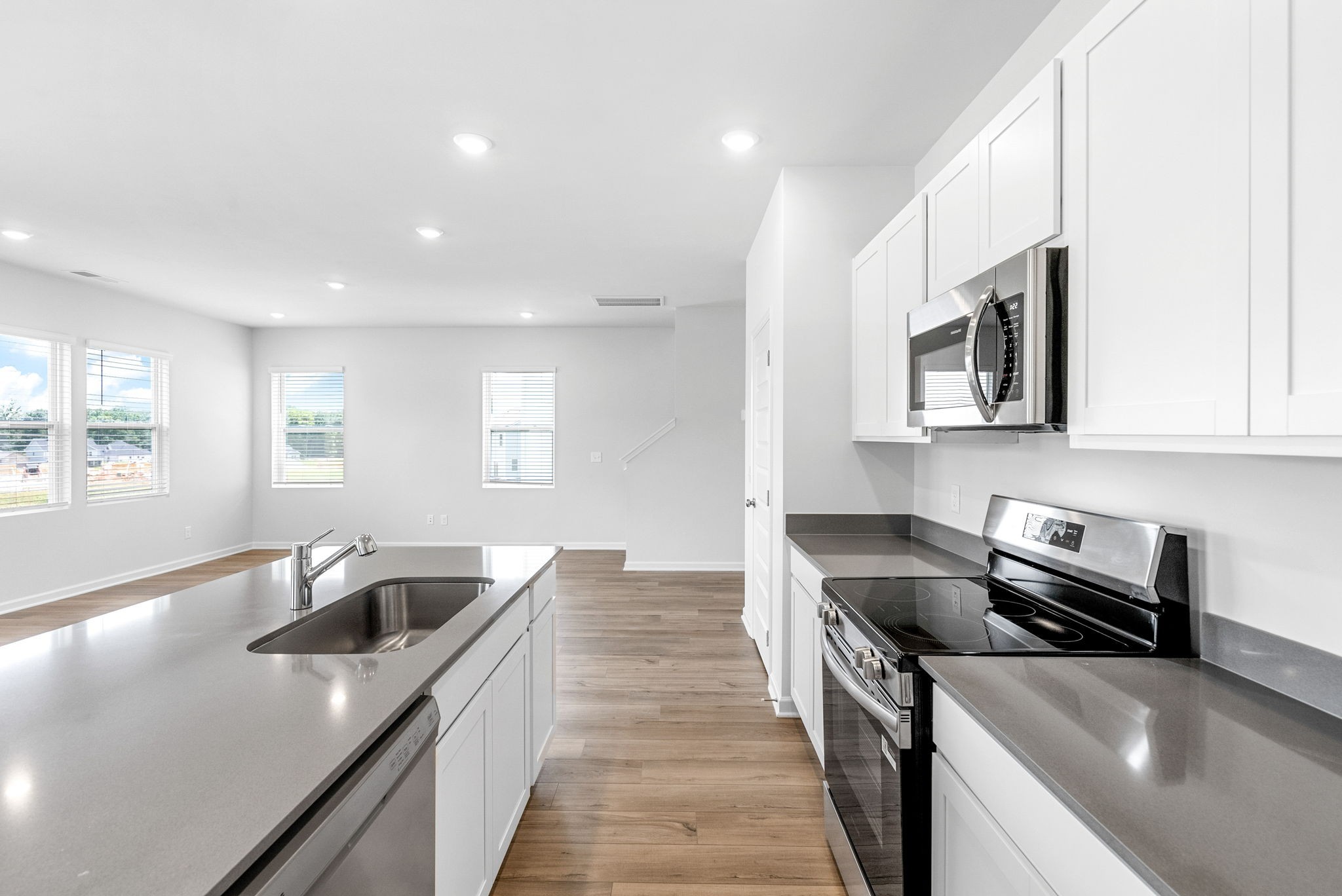 457 Perthshire Loop Property Photo 11