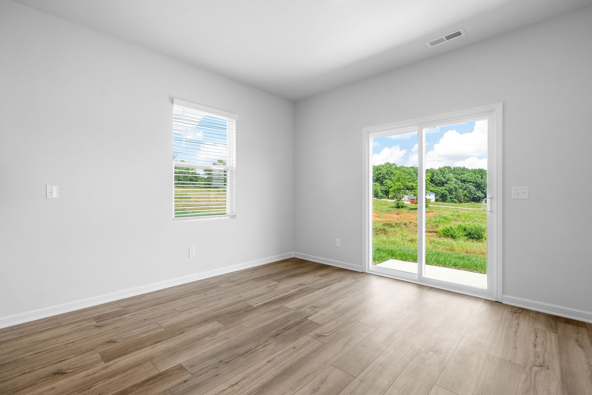457 Perthshire Loop Property Photo 13