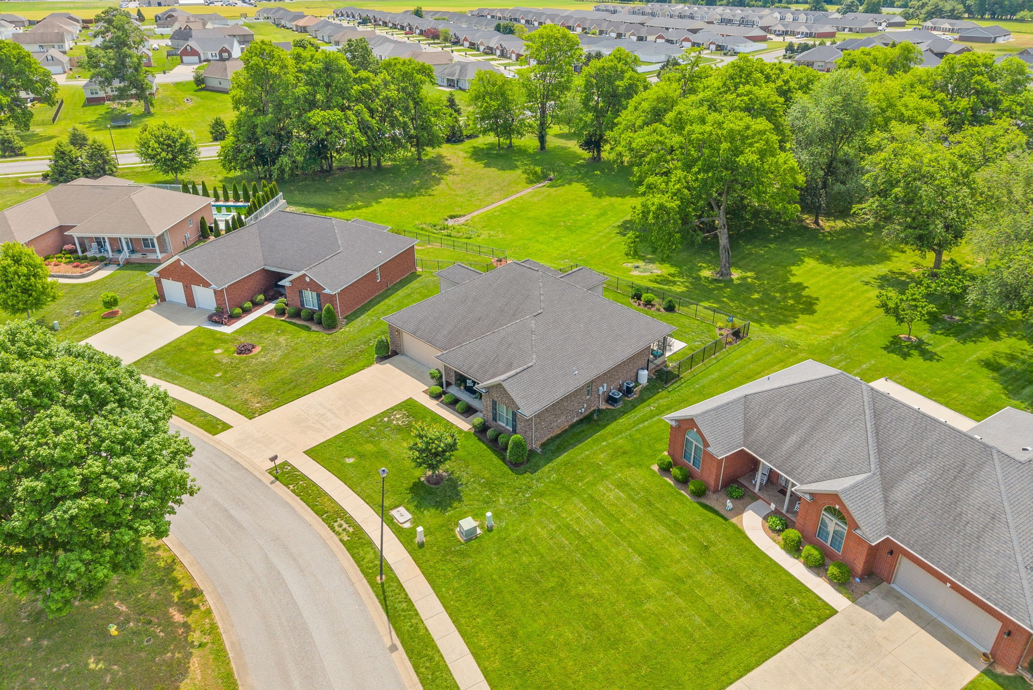 111 Sherinton Pl Property Photo 4