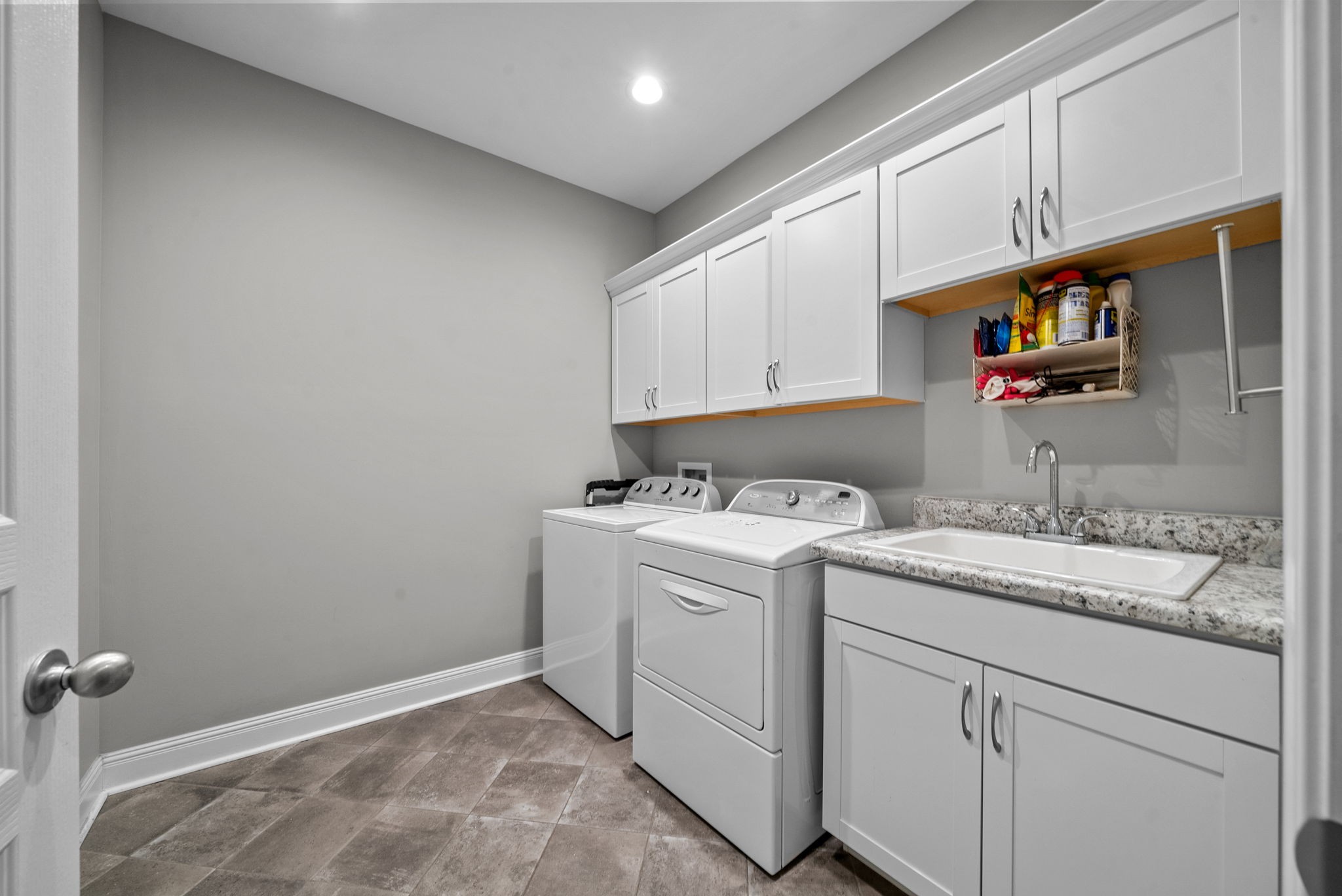 111 Sherinton Pl Property Photo 27