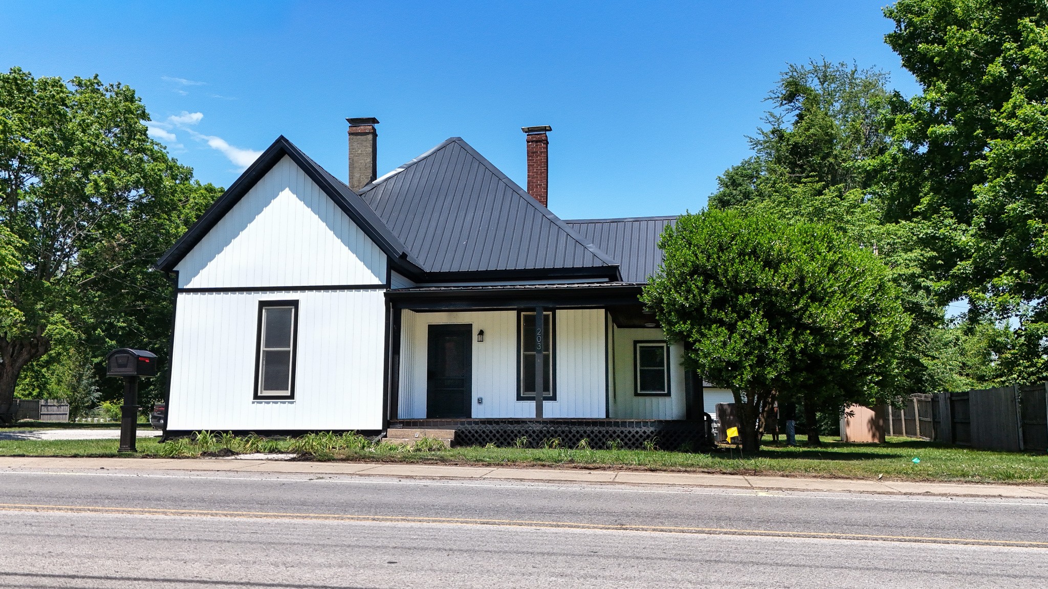 203 College St Property Photo 1
