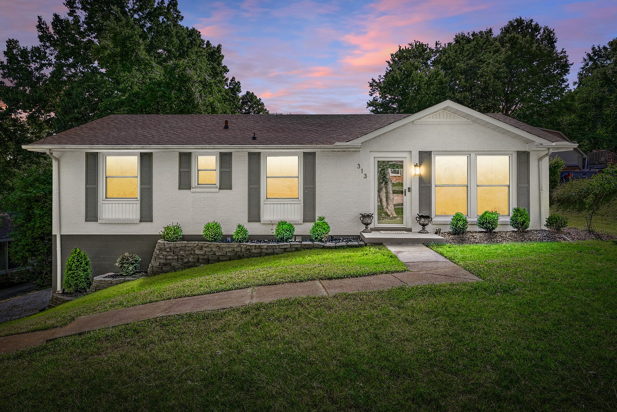 313 Hilldale Ln