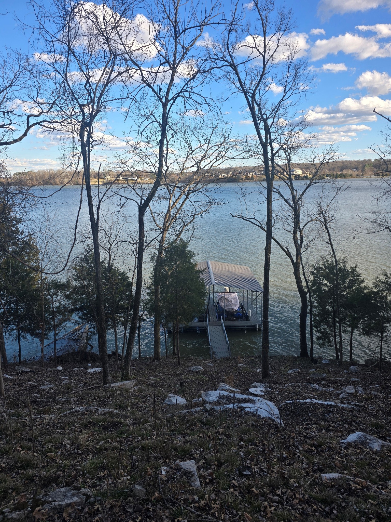 1060 Hickory Harbor Dr Property Photo 2