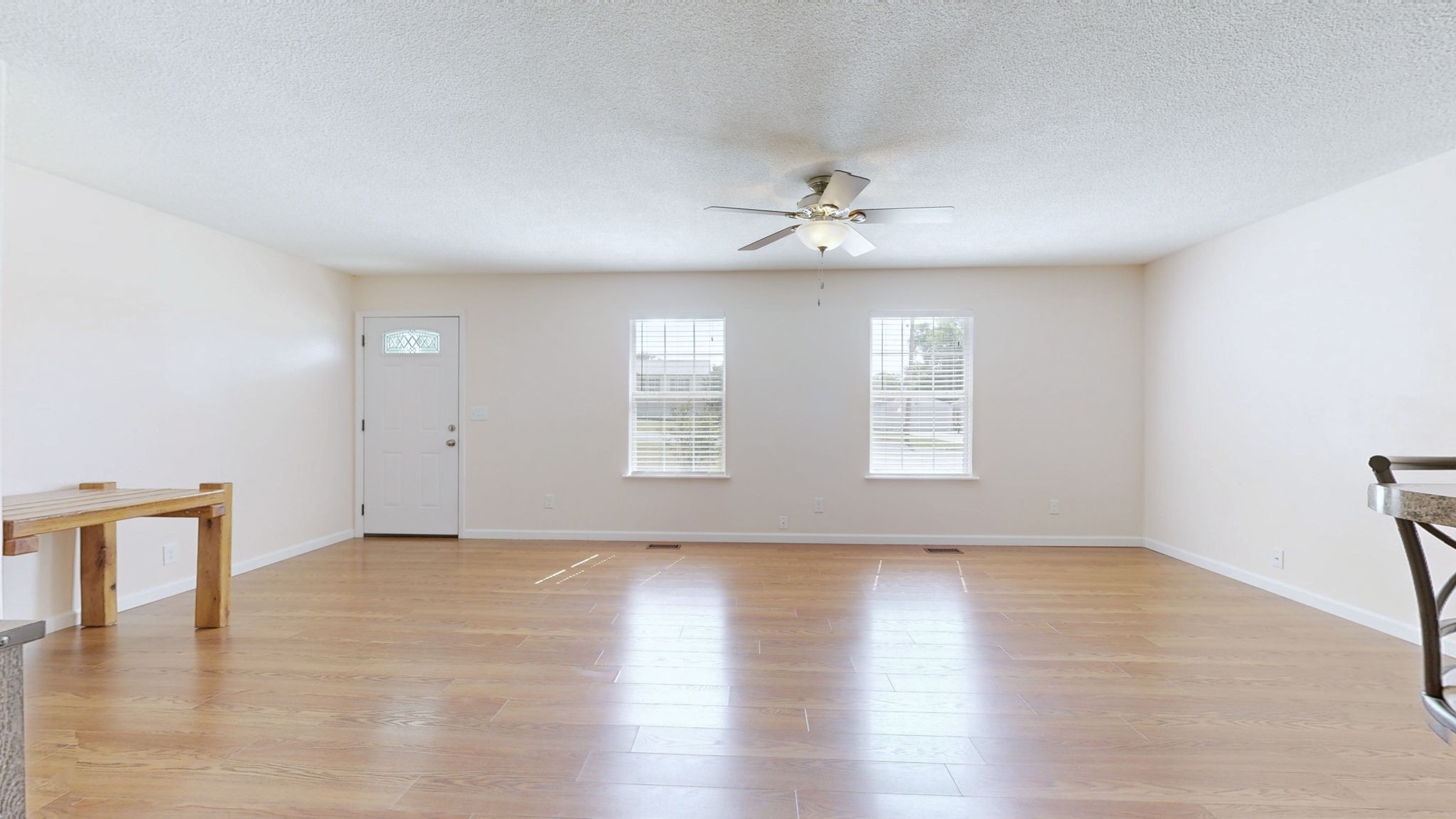 100 Waggoner St Property Photo 8