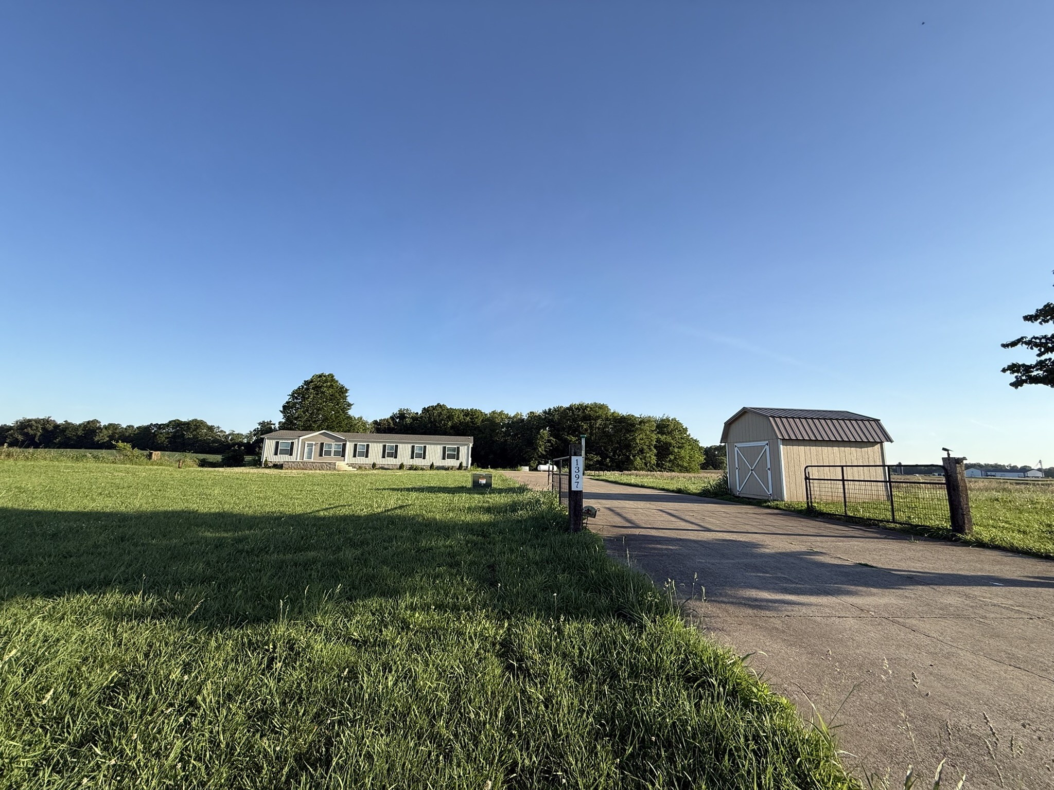 1397 Watts Rd Property Photo 1