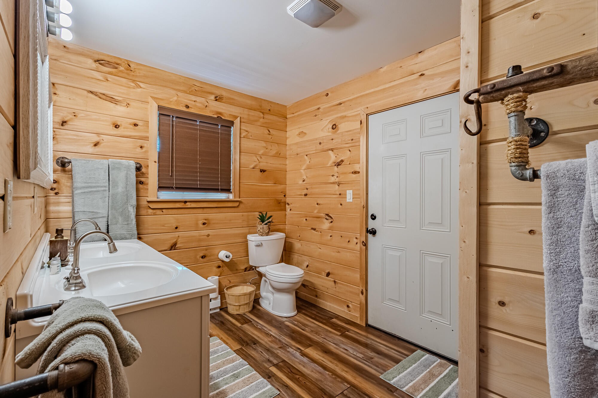 6725 State Highway 304 Property Photo 19