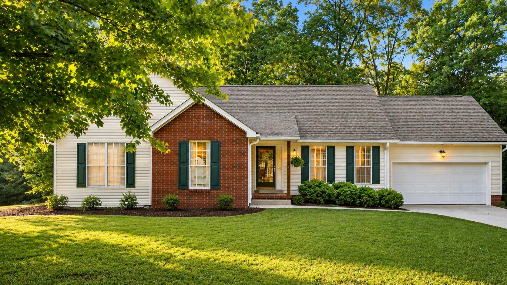 101 Golden Maple Trail, Nw Property Photo 1
