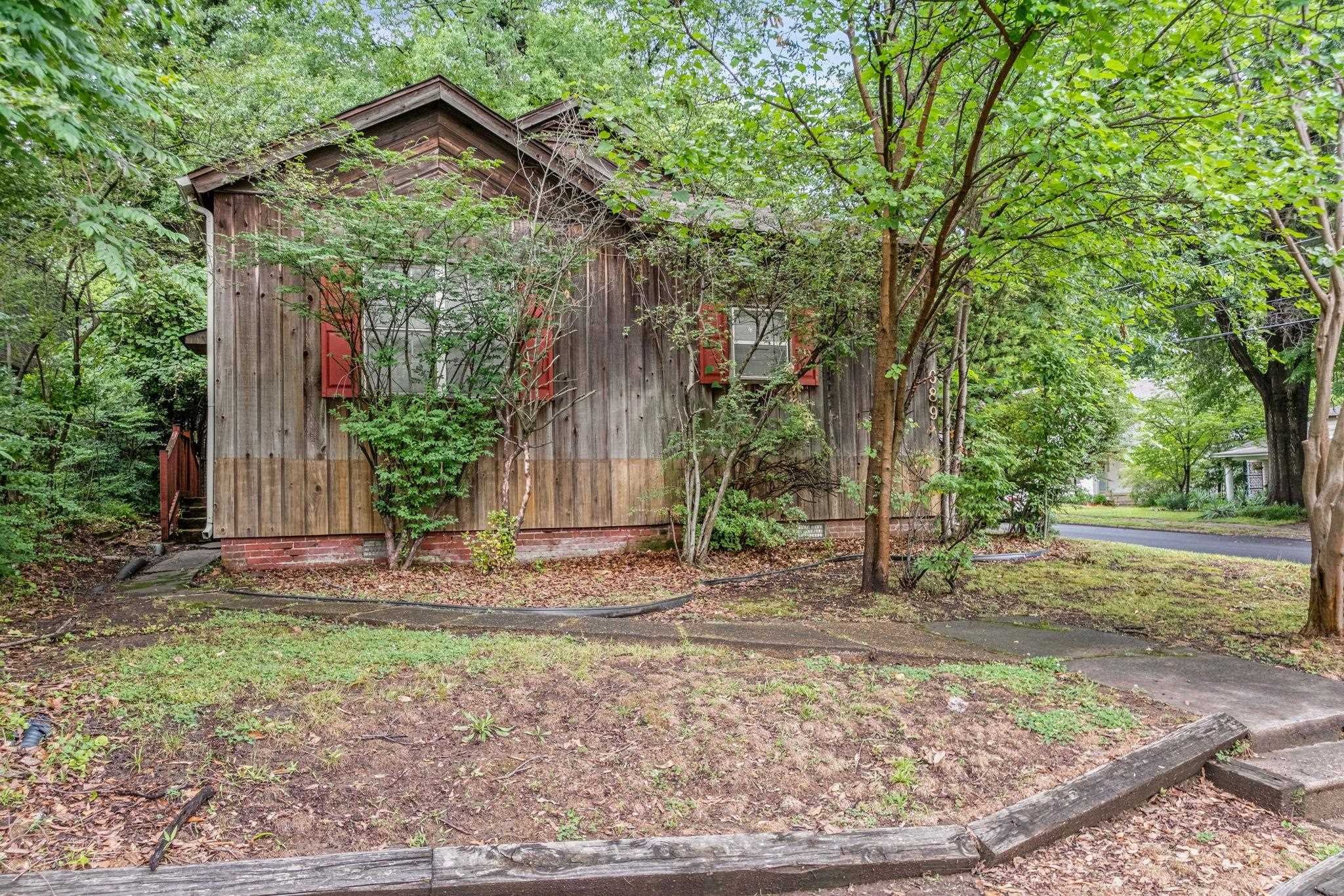 689 Tanglewood St Property Photo 1