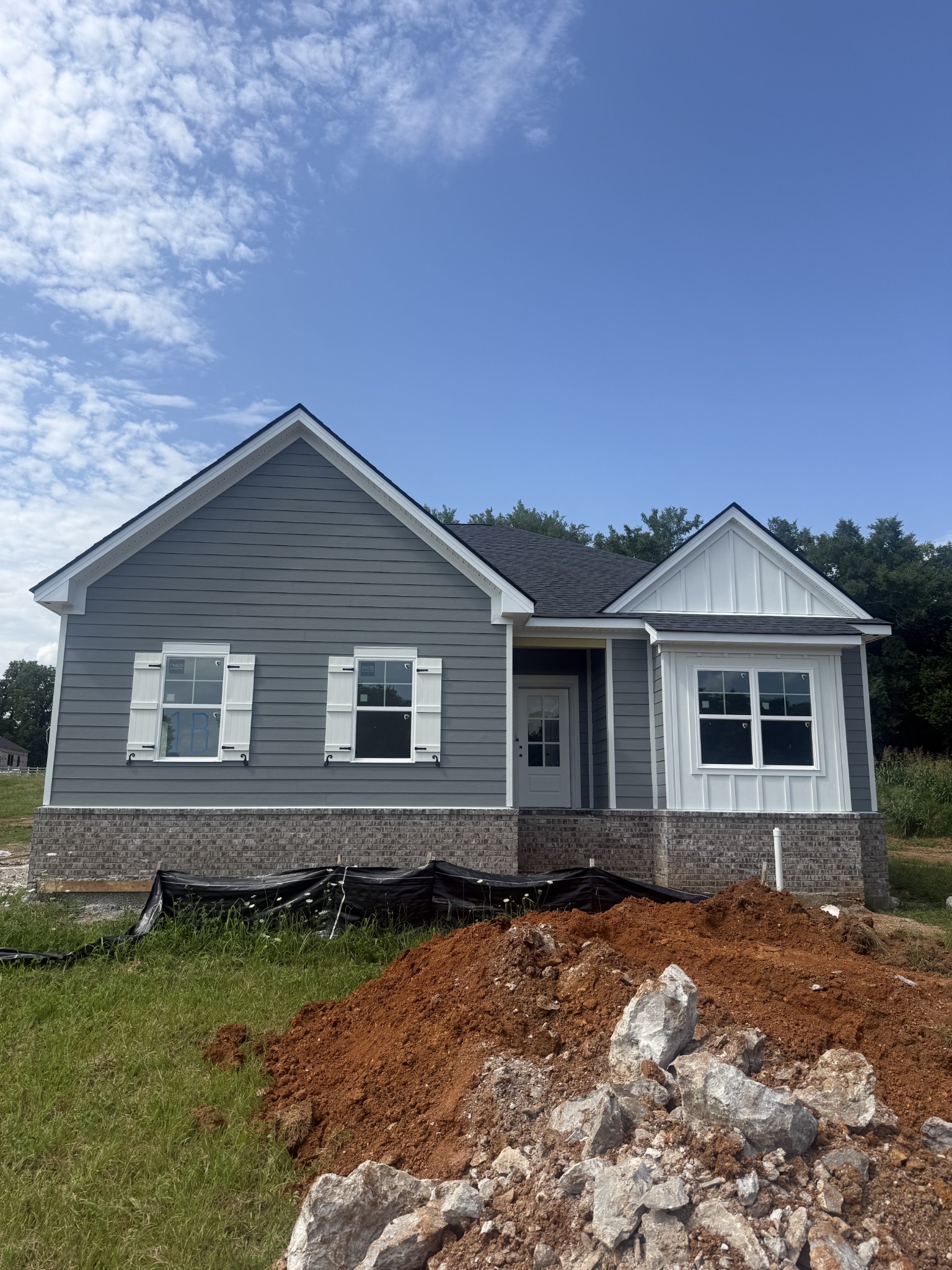 2120 Powell Ln Property Photo 1