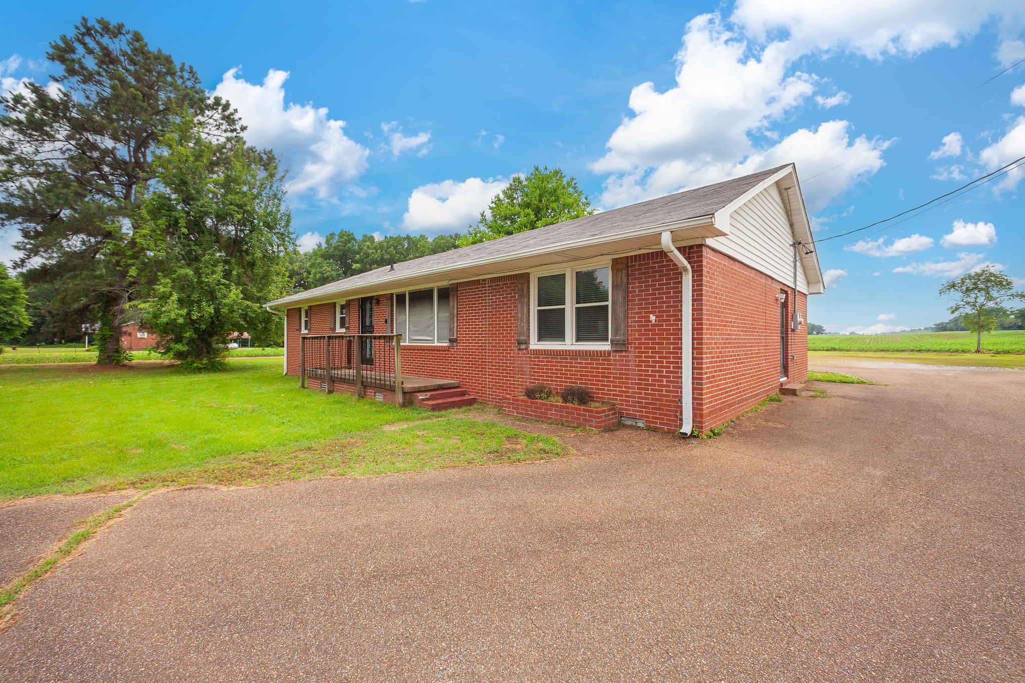 1921 Nance Rd Property Photo 3