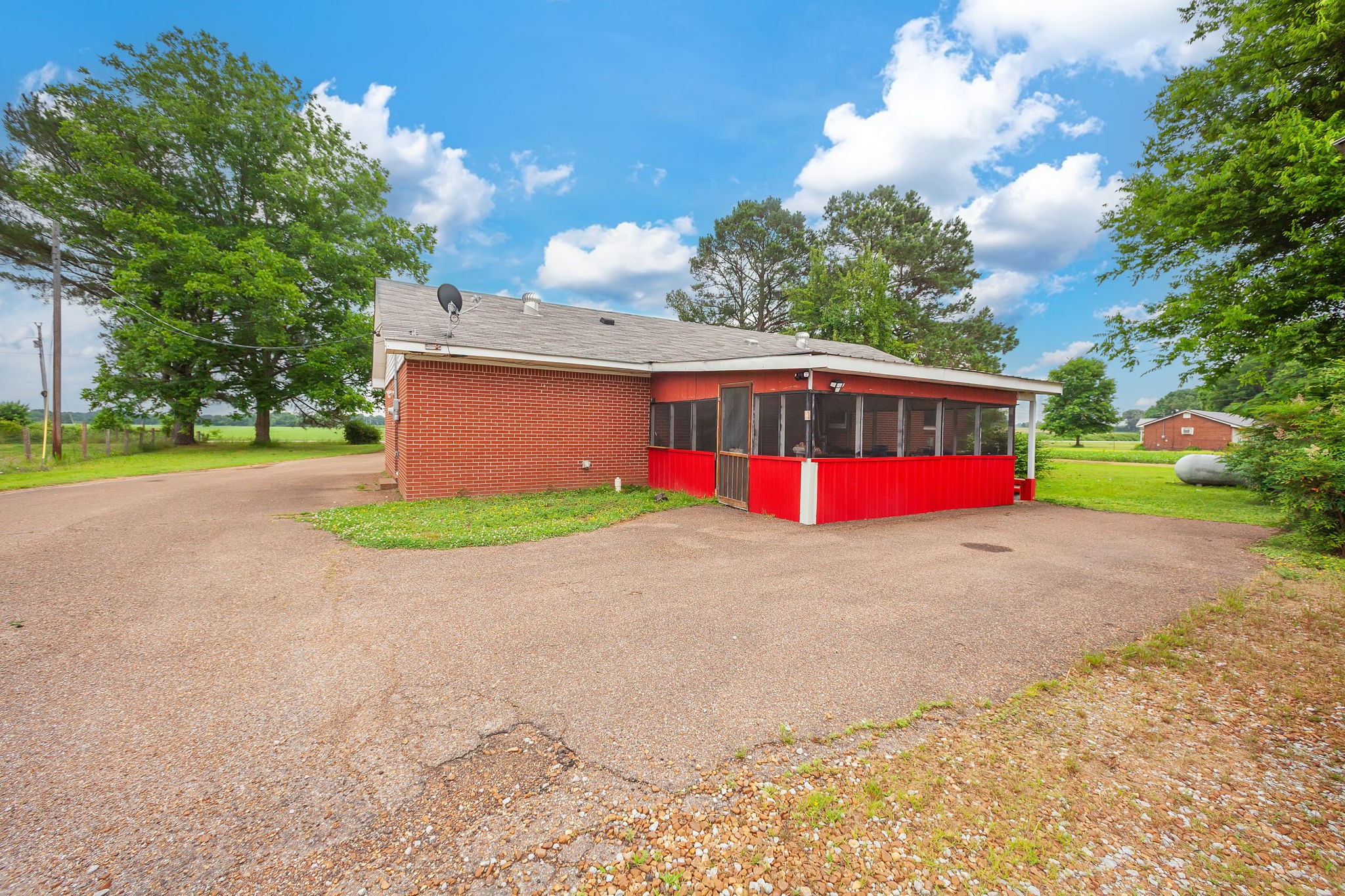 1921 Nance Rd Property Photo 4