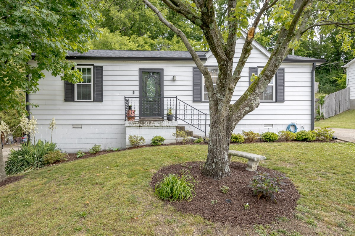 217 Flora Maxwell Rd Property Photo 1