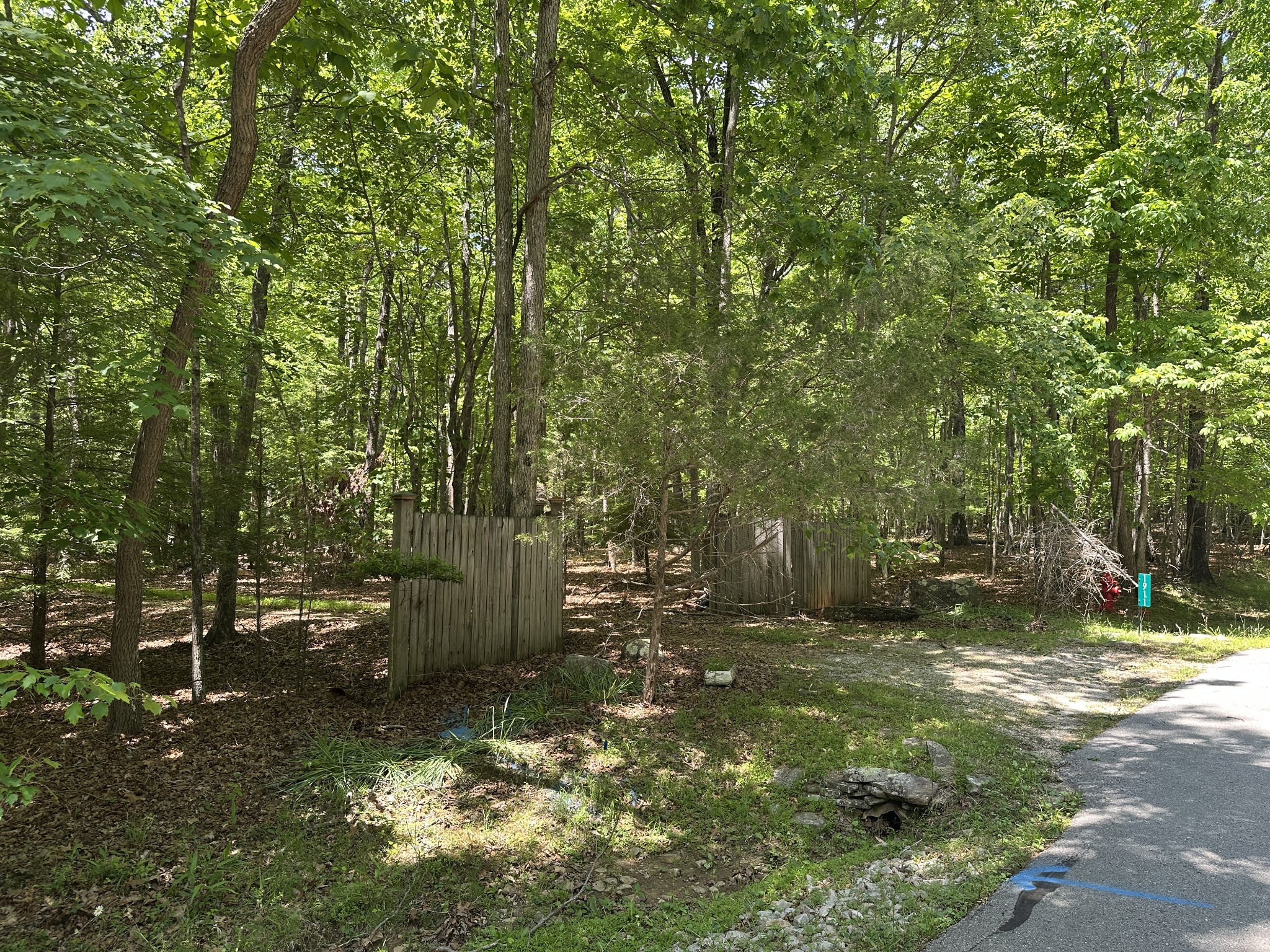 1911 Hickory Pl Property Photo 3