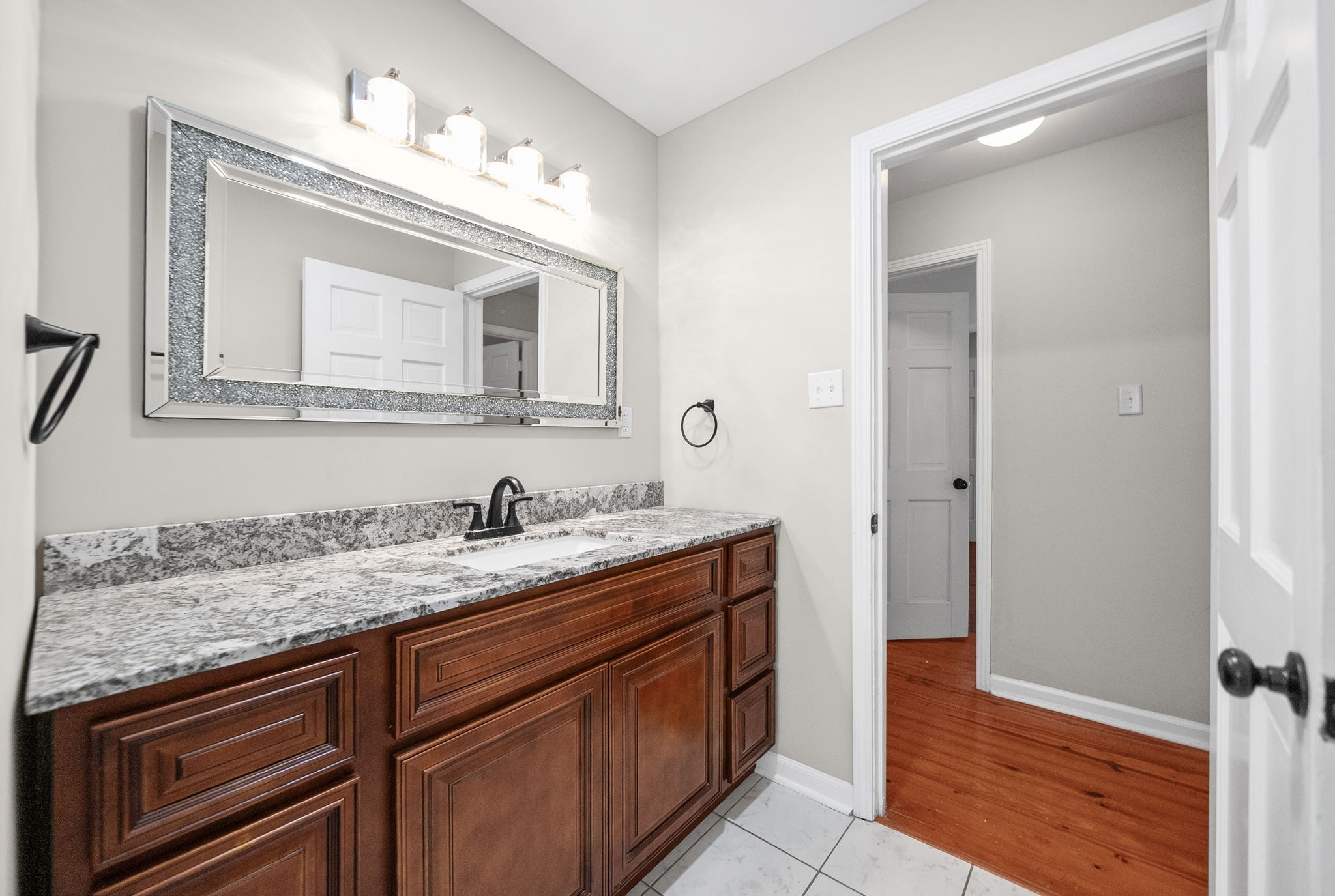 635 Country Club Ln Property Photo 19