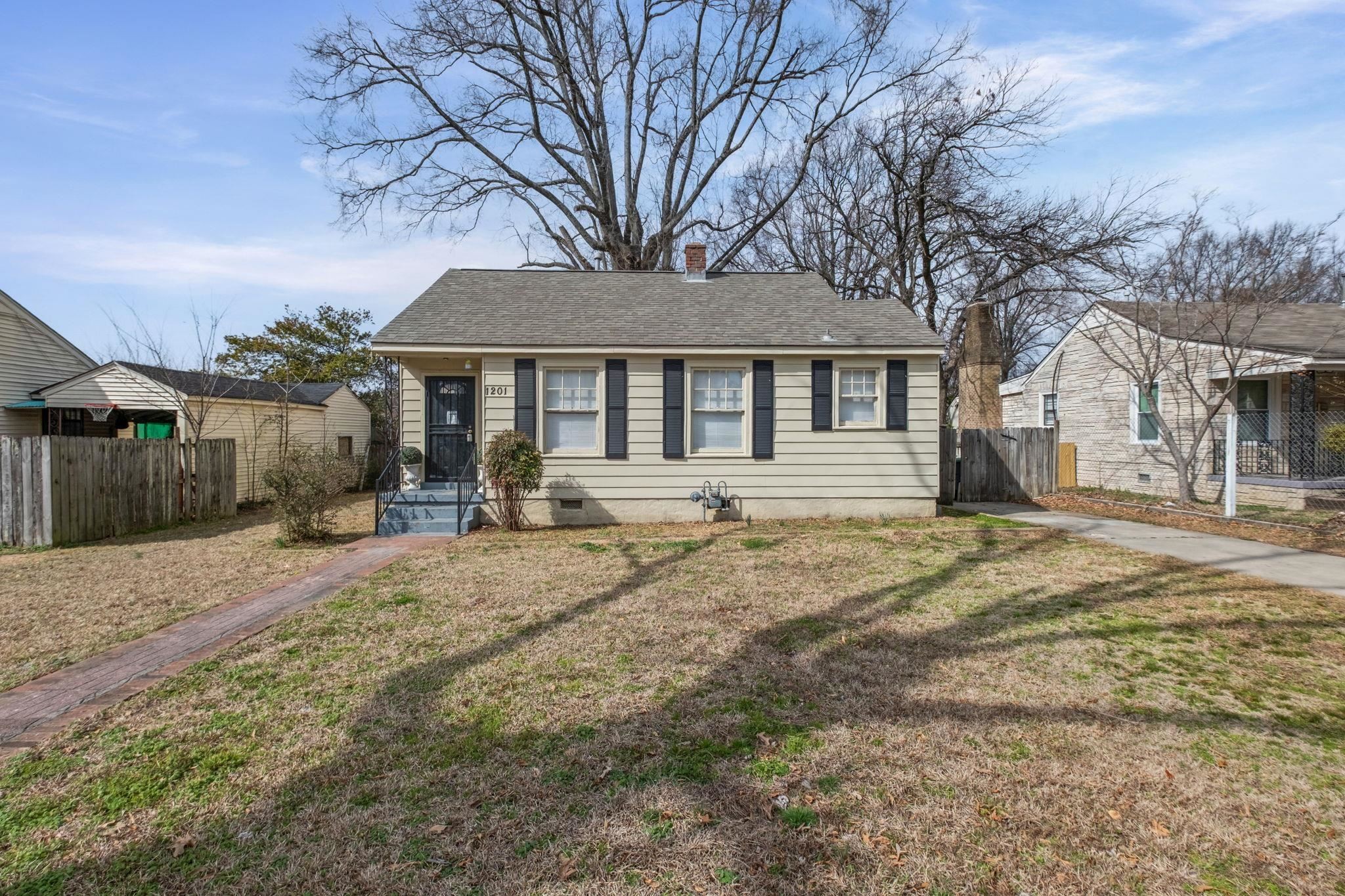 1201 Leawood St Property Photo 1
