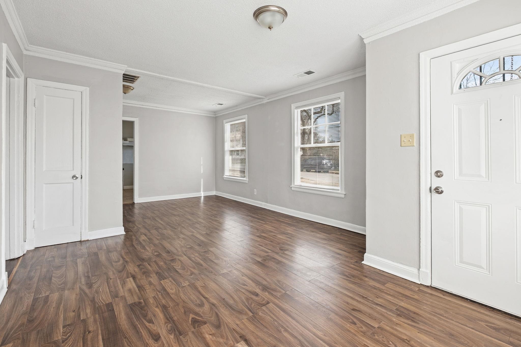 1201 Leawood St Property Photo 4