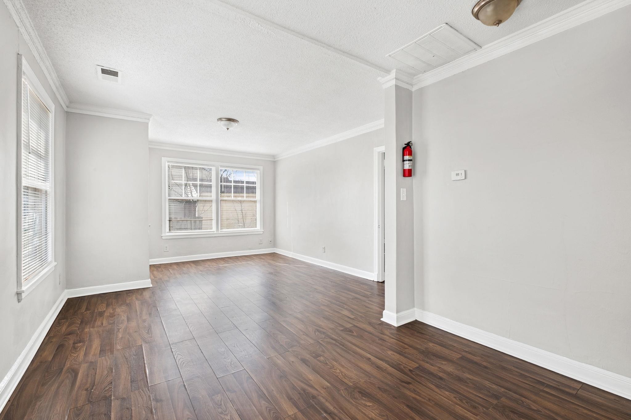 1201 Leawood St Property Photo 6