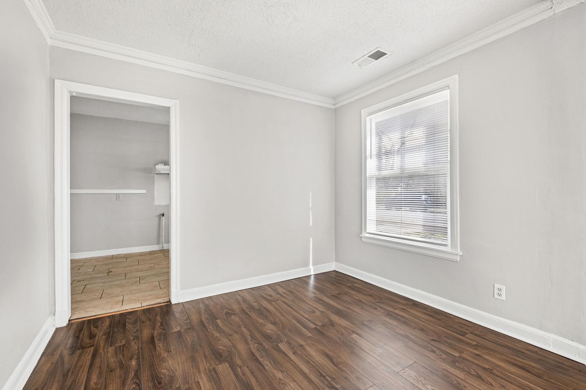 1201 Leawood St Property Photo 7