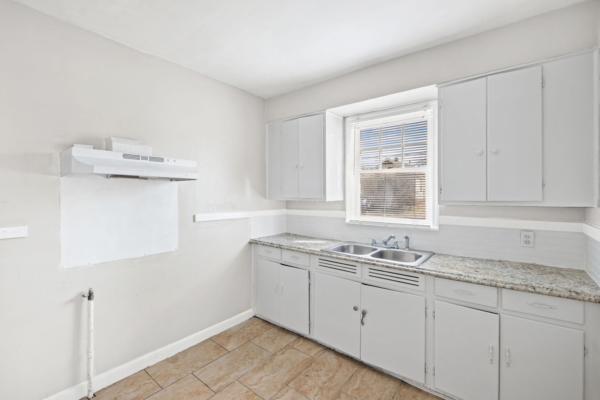 1201 Leawood St Property Photo 8