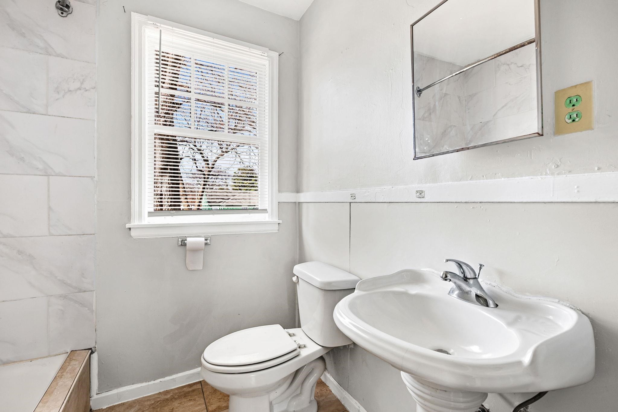1201 Leawood St Property Photo 12