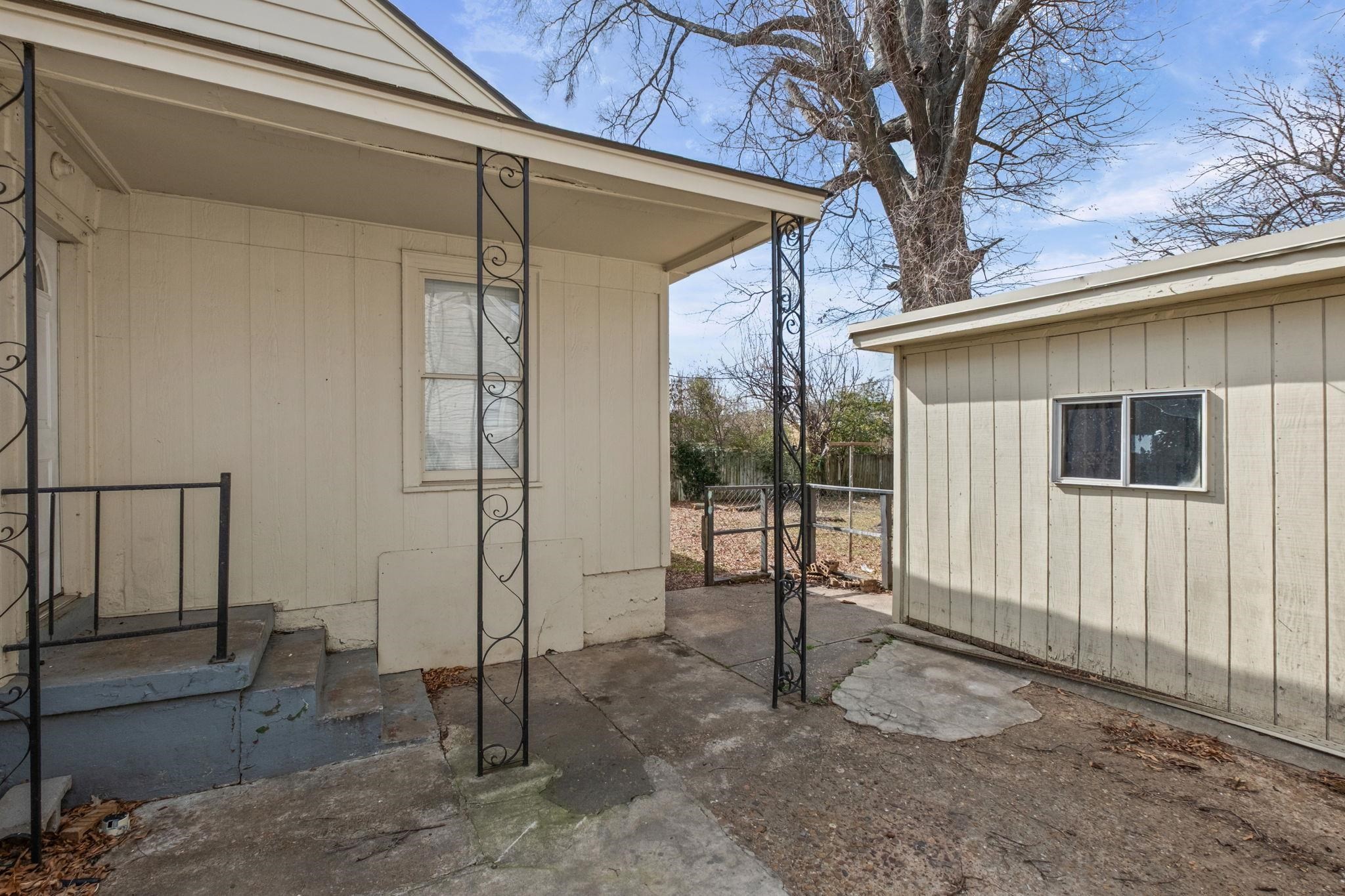 1201 Leawood St Property Photo 16