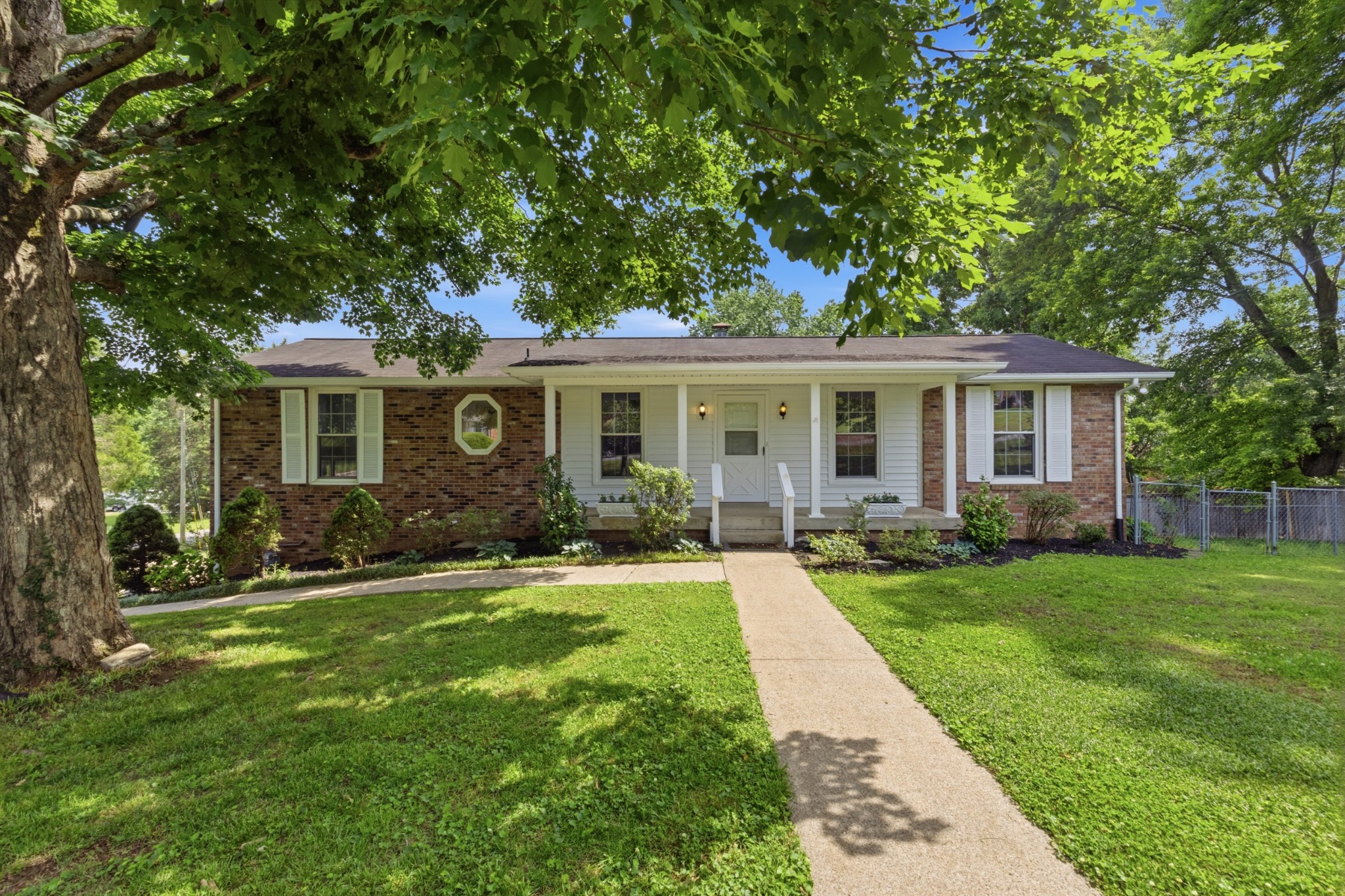 135 Gatone Dr Property Photo 1