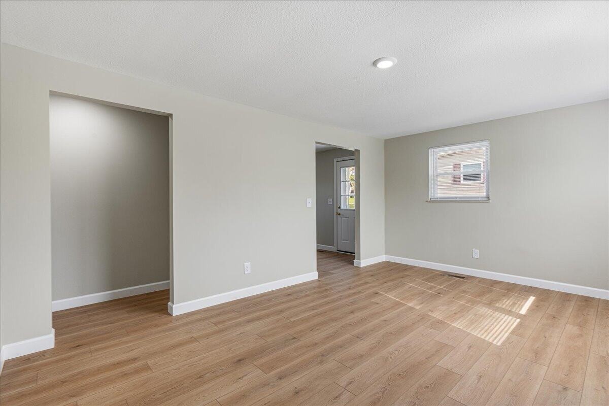 400 N Iowa Avenue Property Photo 9