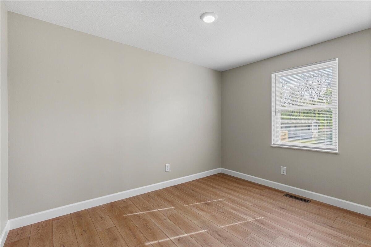 400 N Iowa Avenue Property Photo 10