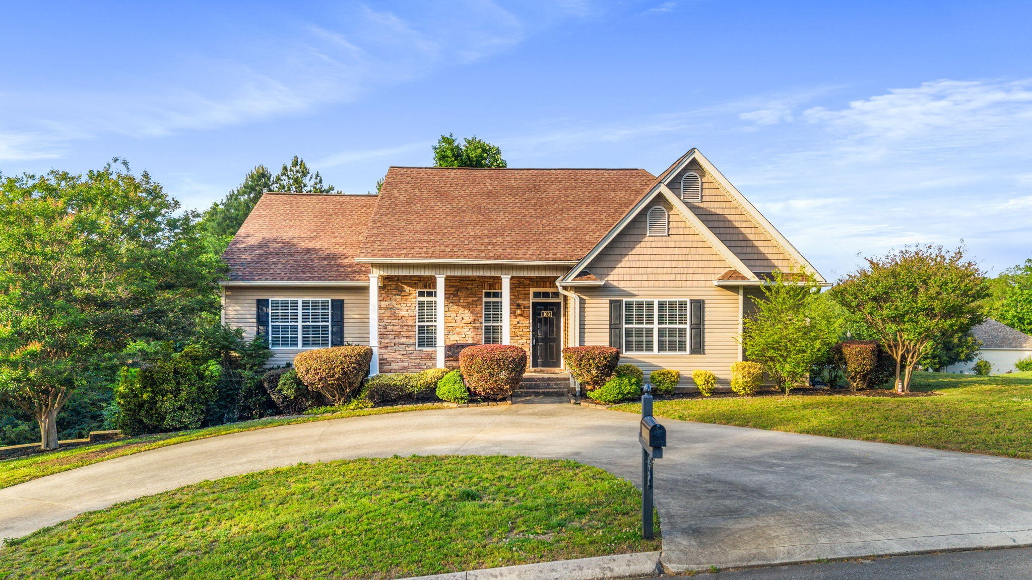 100 Brook Hollow Drive, SE