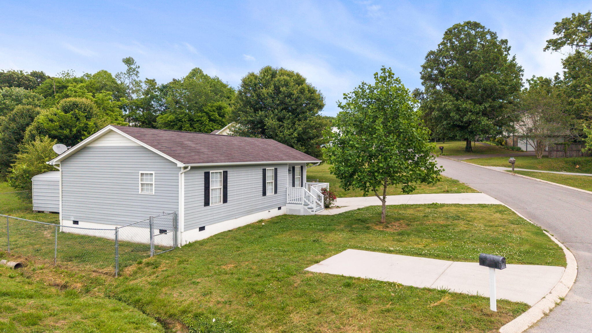 1541 Oak Tree Lane, Se Property Photo 3
