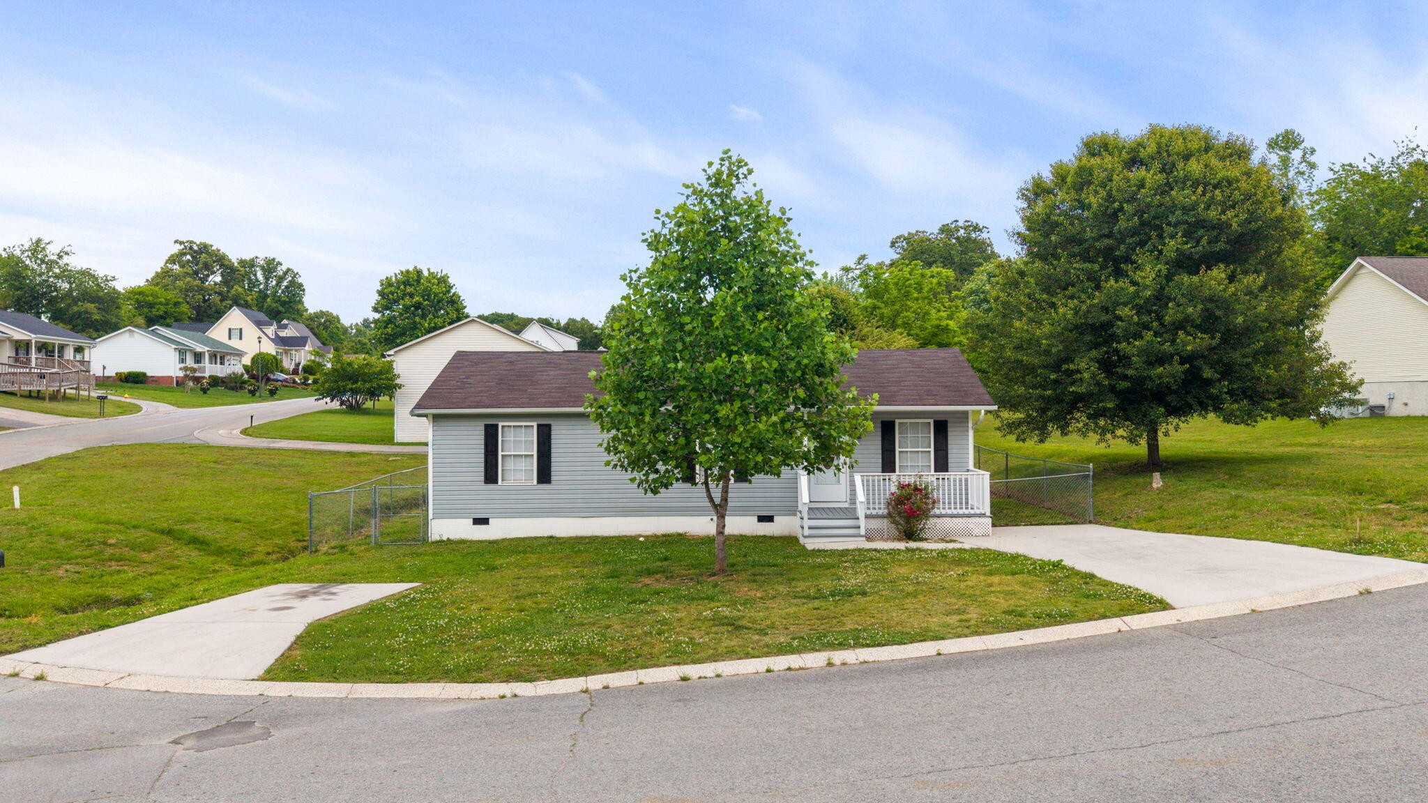 1541 Oak Tree Lane, Se Property Photo 4