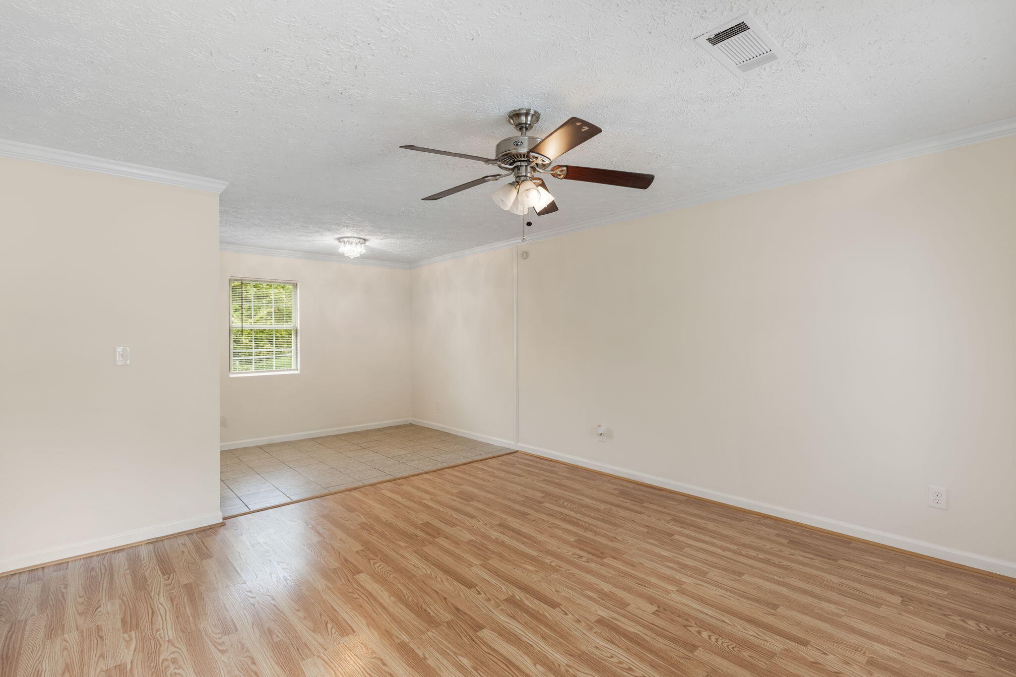 1541 Oak Tree Lane, Se Property Photo 6