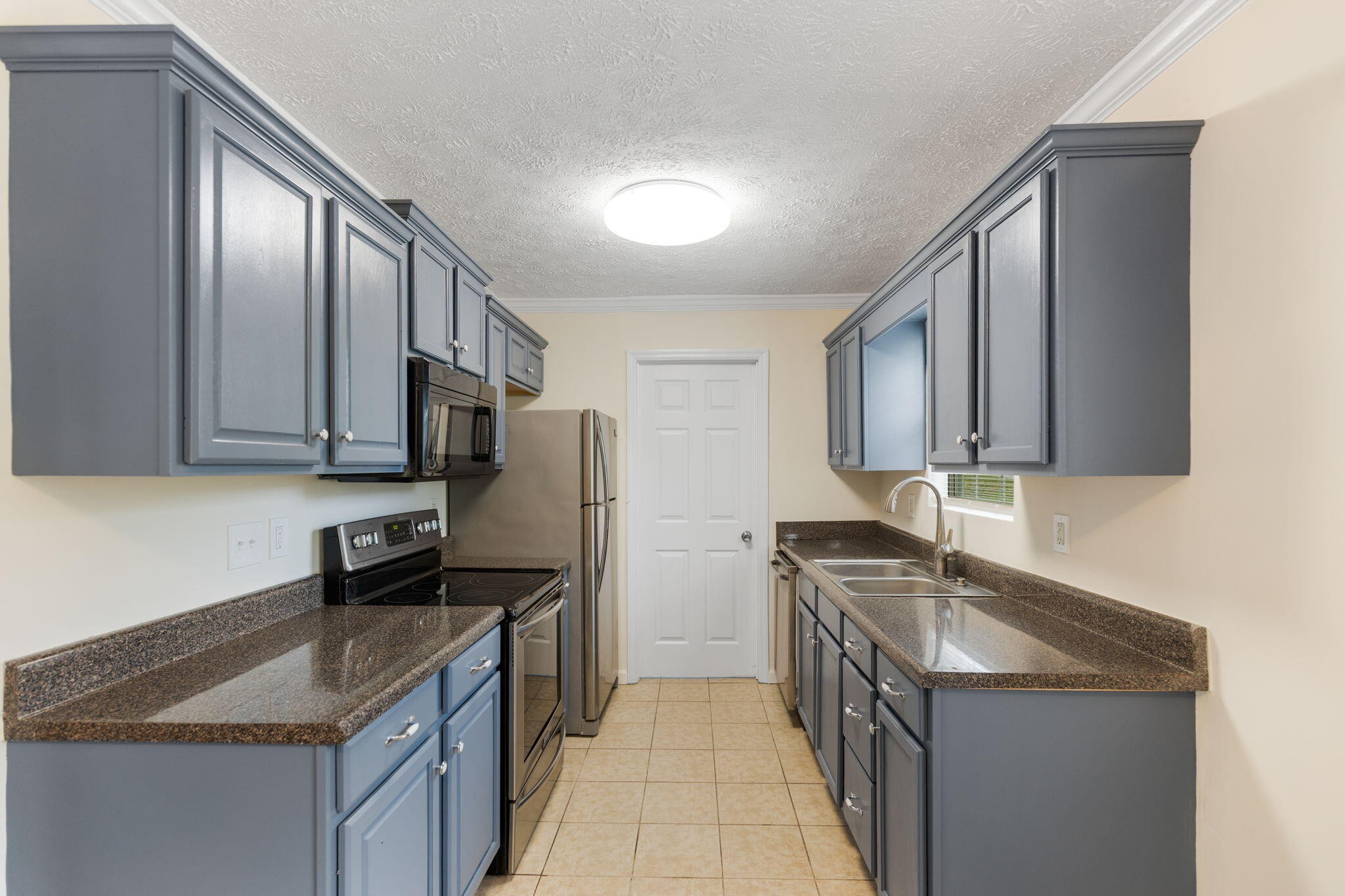 1541 Oak Tree Lane, Se Property Photo 9