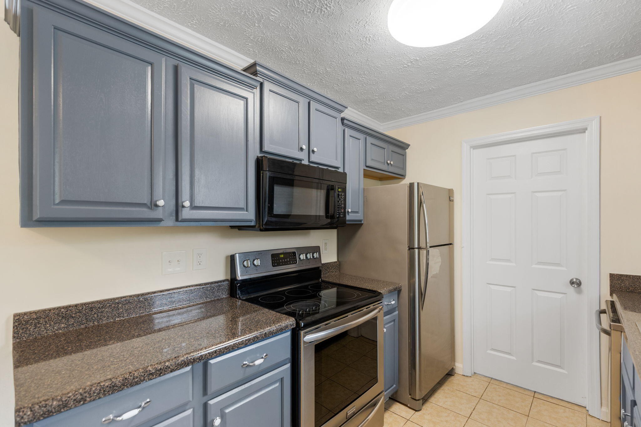 1541 Oak Tree Lane, Se Property Photo 10