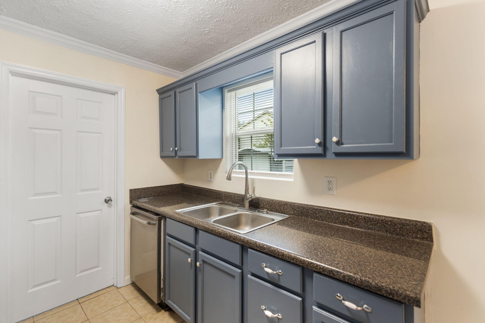 1541 Oak Tree Lane, Se Property Photo 11
