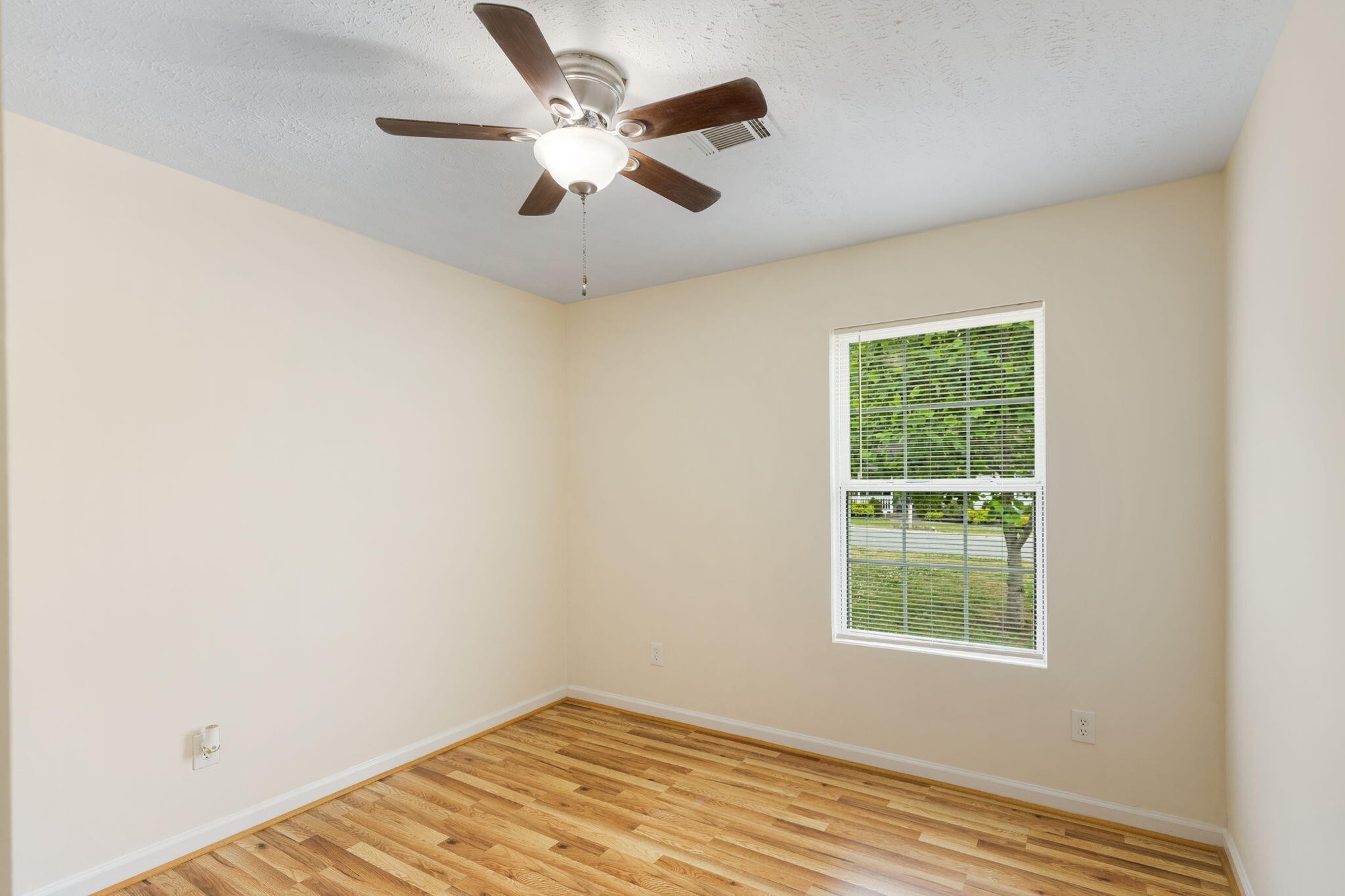 1541 Oak Tree Lane, Se Property Photo 12